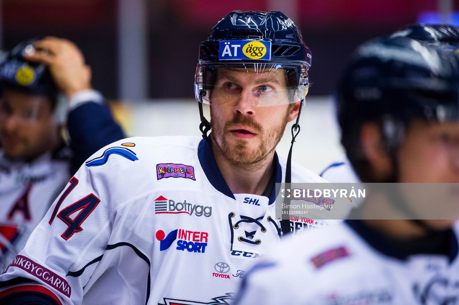 Linköpings Anssi Salmela före ishockeymatchen i SHL
