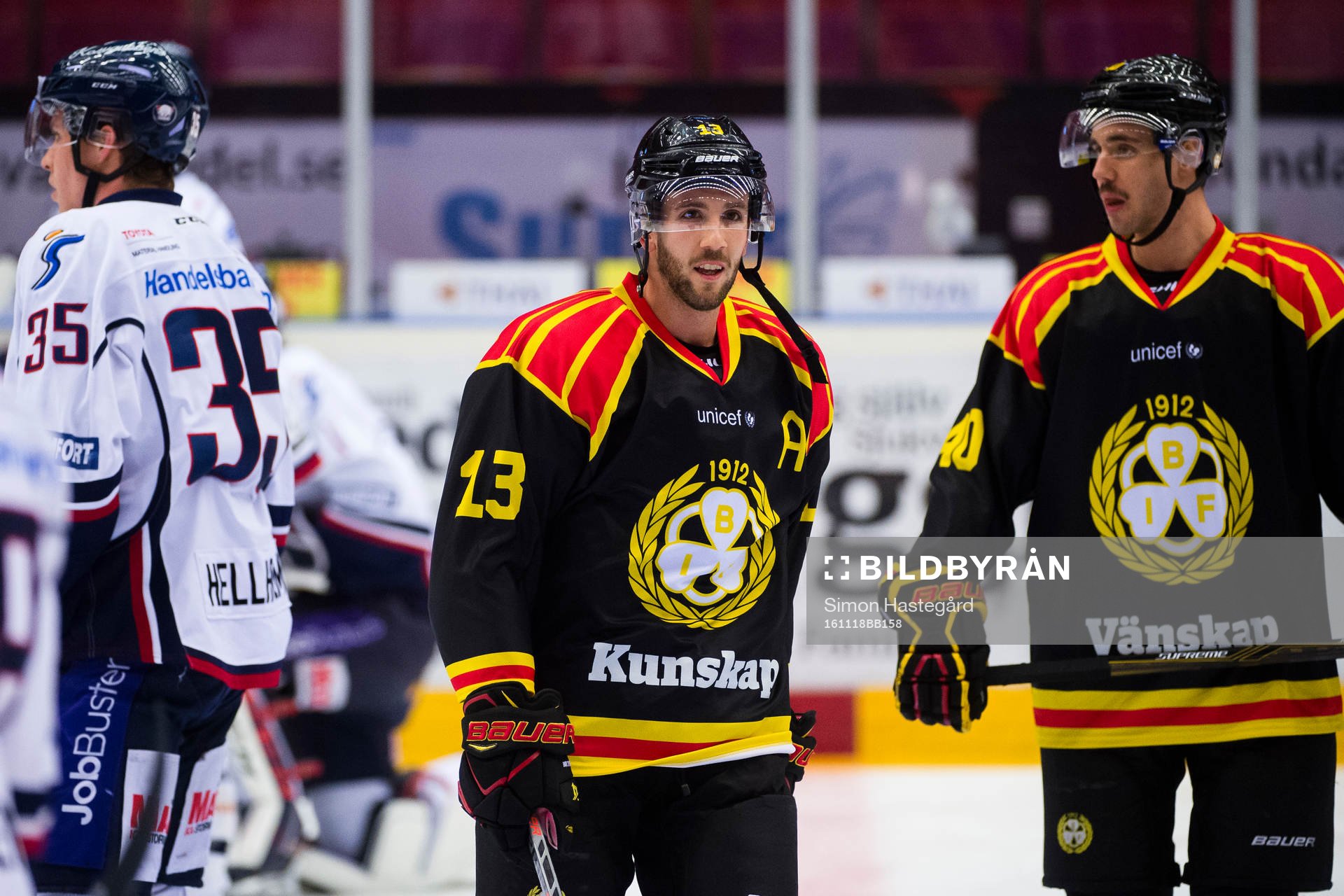Brynäs Ryan Gunderson före  ishockeymatchen i SHL mellan