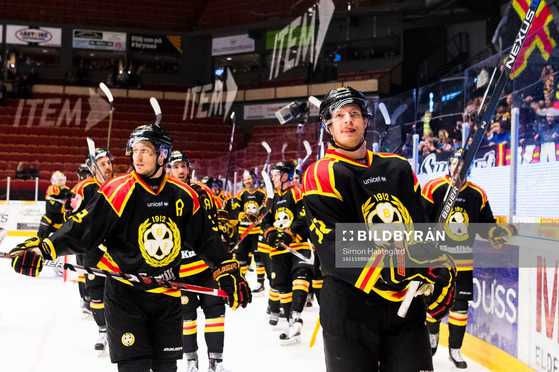 Brynäs Elias Fälth  och Nick Johnson jublar