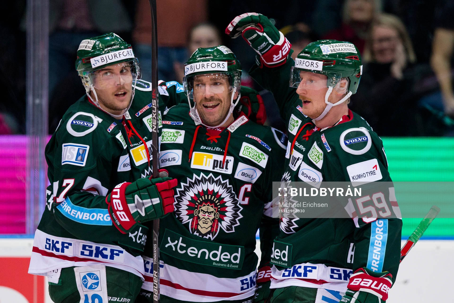 Frölundas Joel Lundqvist jublar ihop med Henrik Tömmernes