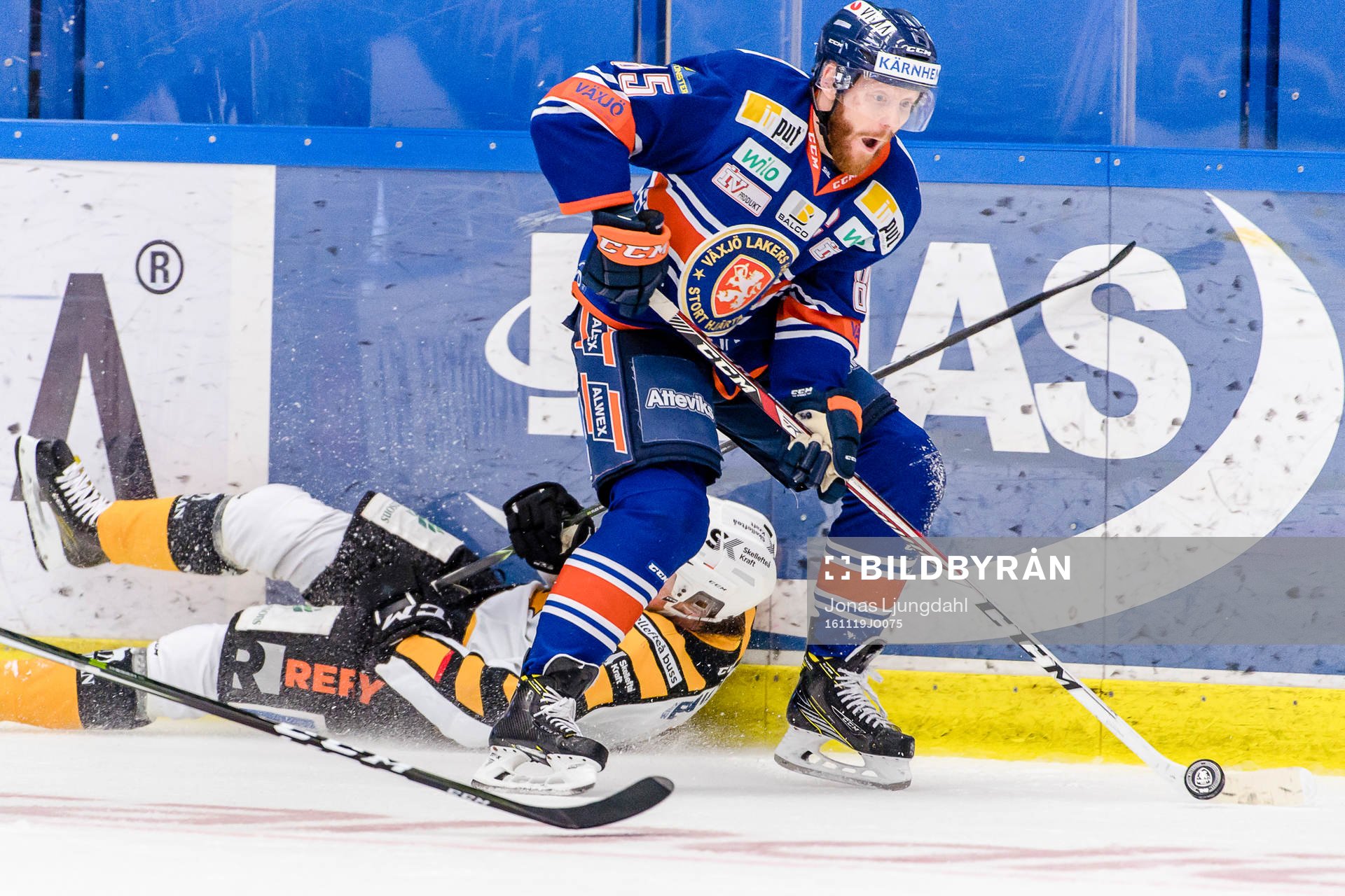 Skellefteås Filip Berglund faller