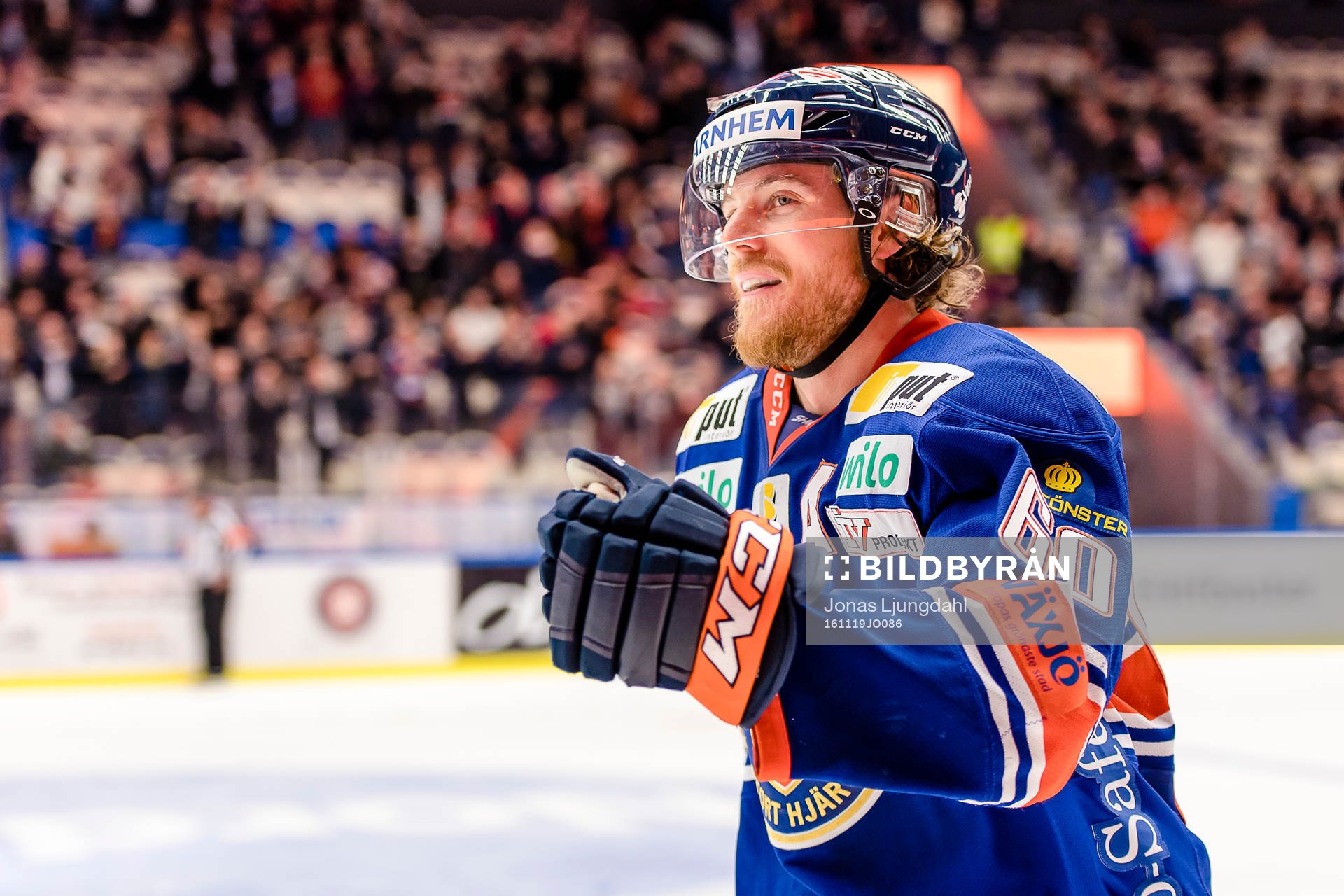 Växjös Erik Josefsson jublar