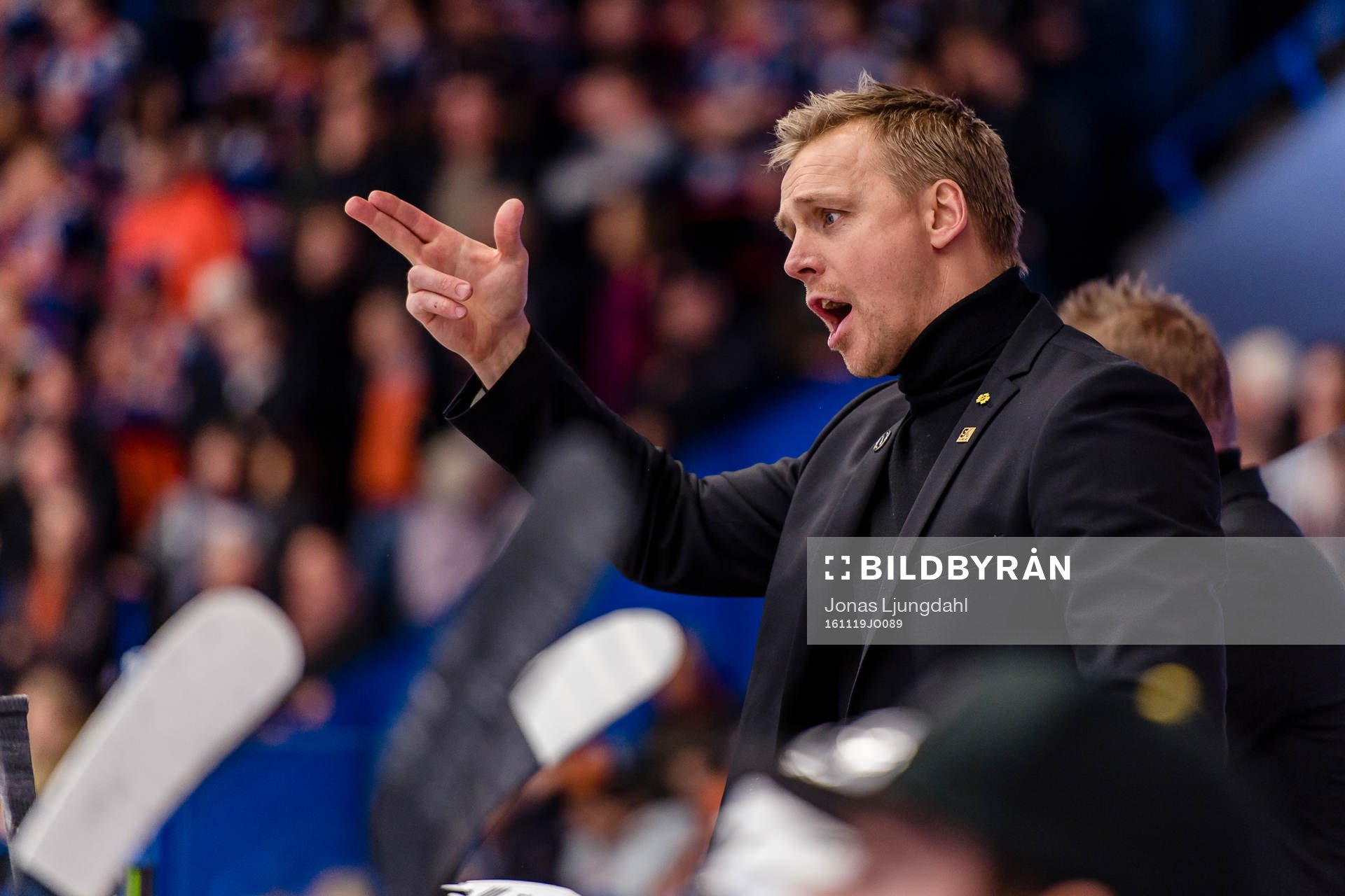 Skellefteås assisterande tränare Bert Robertsson skriker