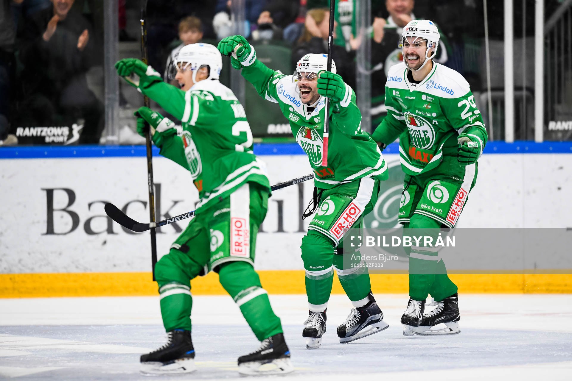 Rögles Daniel Widing jublar