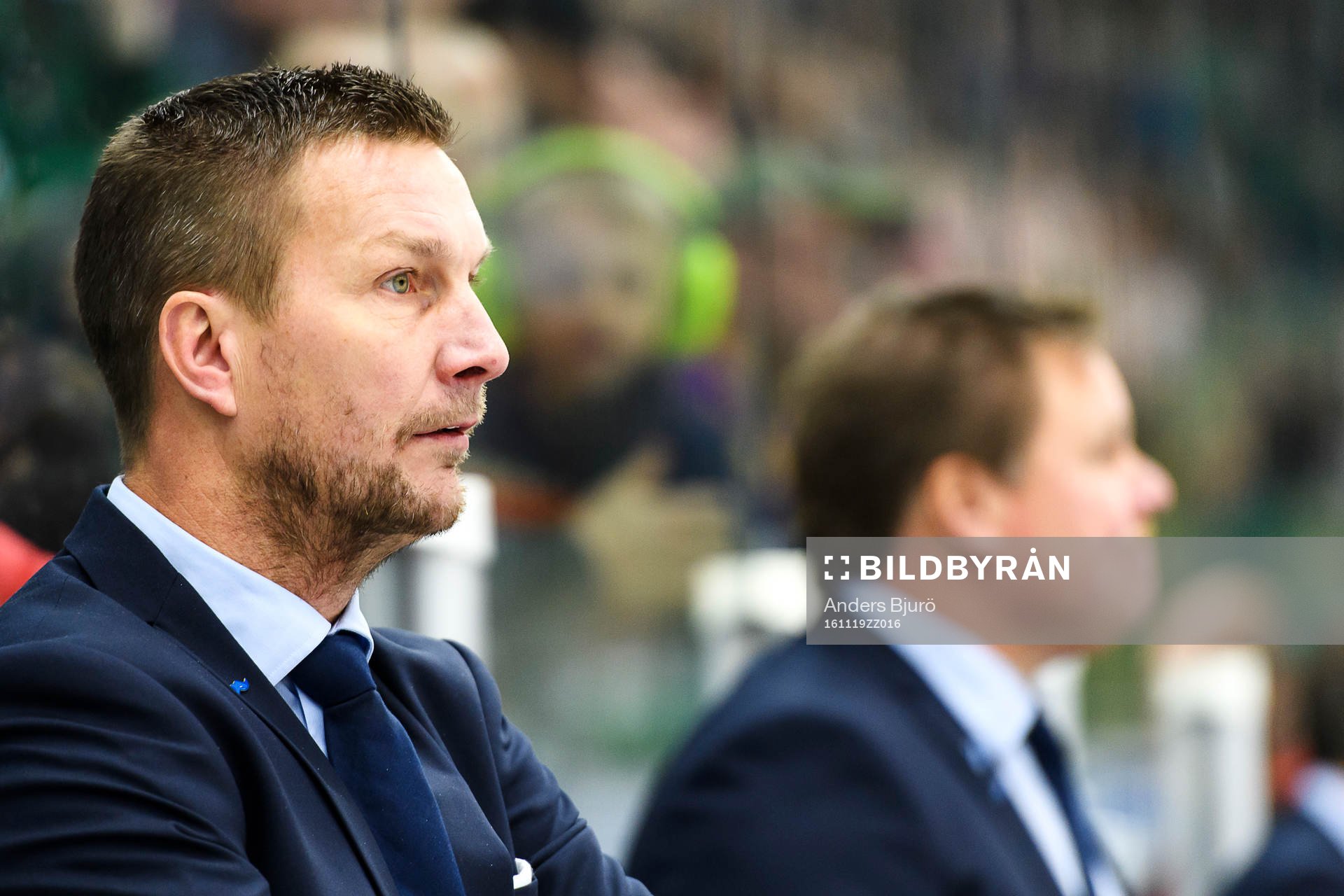 Färjestads assisterande tränare Johan Pennerborn tunder