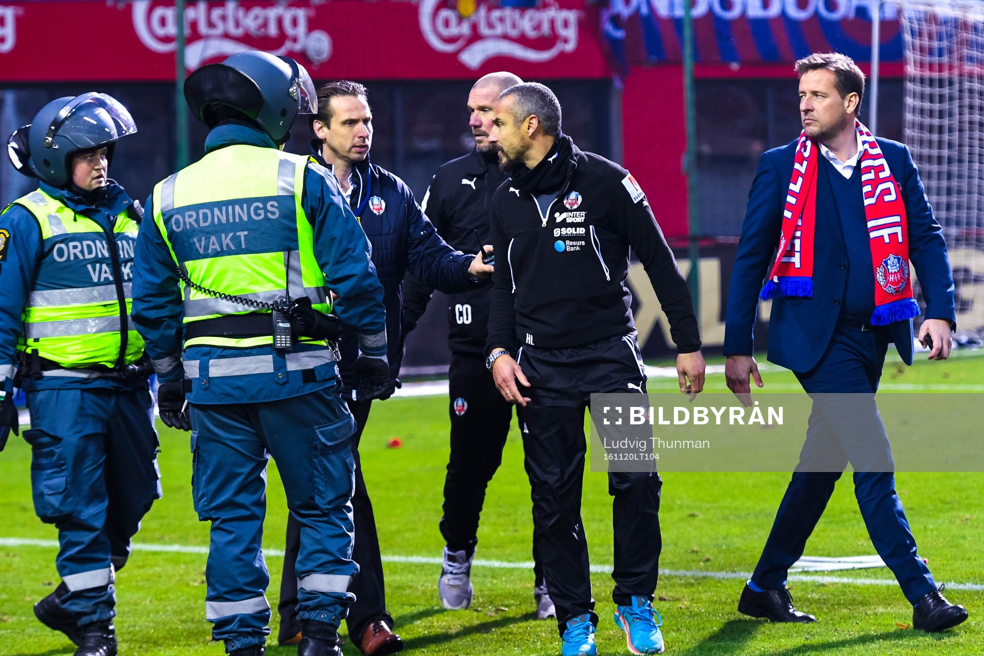 Helsingborgs manager Henrik Larsson är irriterad