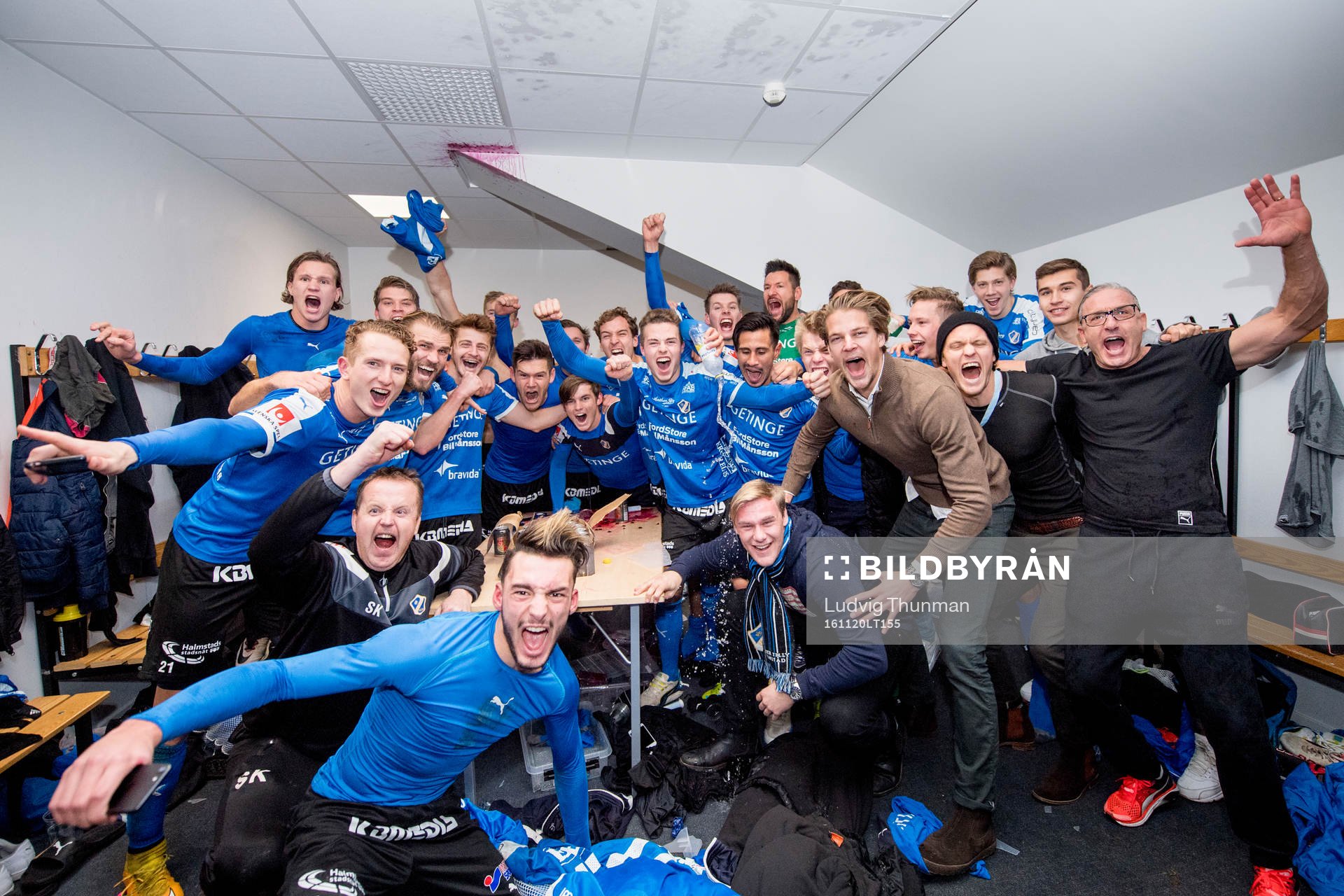 Halmstads spelare firar segern