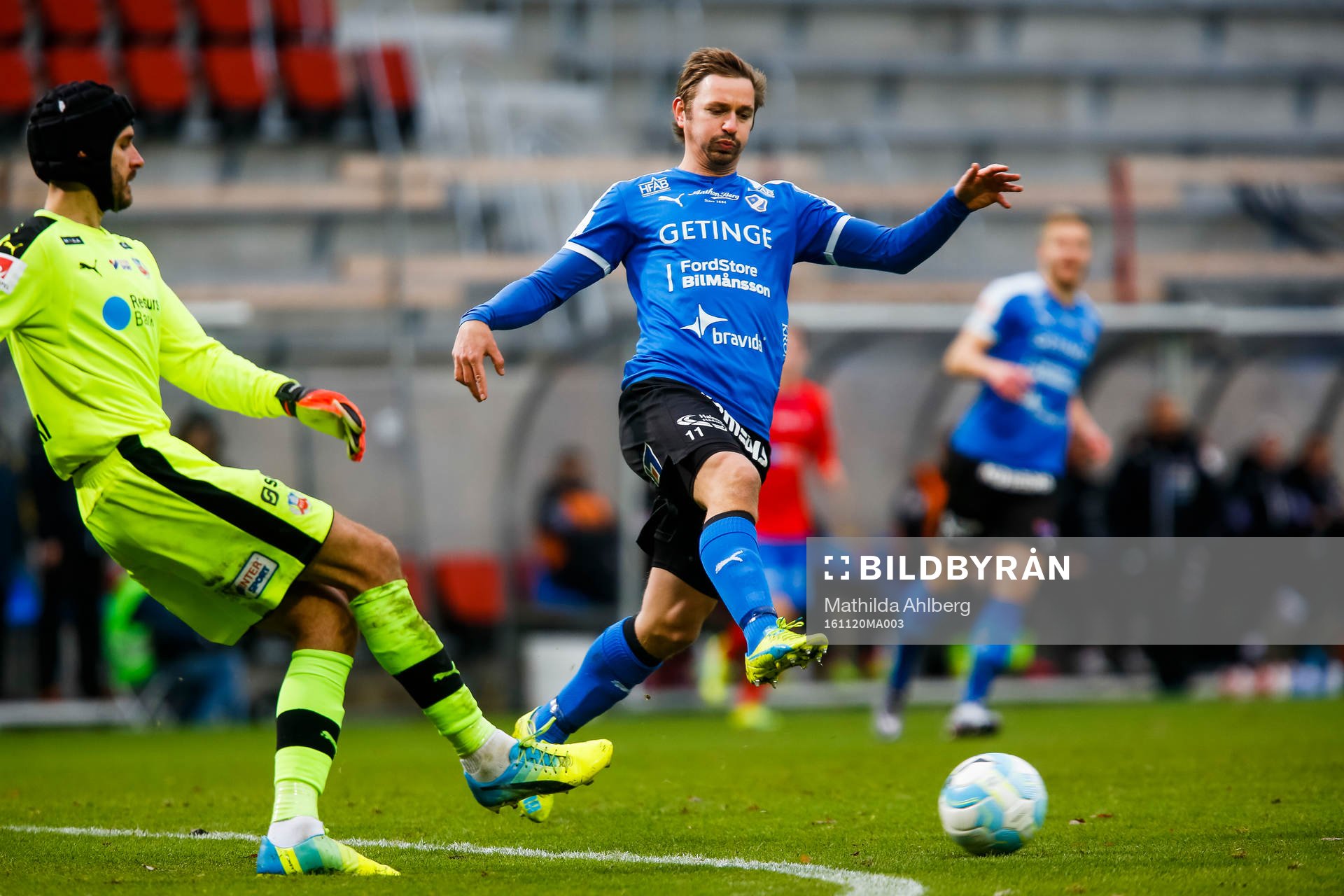 Helsingborgs målvakt Matt Pyzdrowski och Halmstads Fredrik