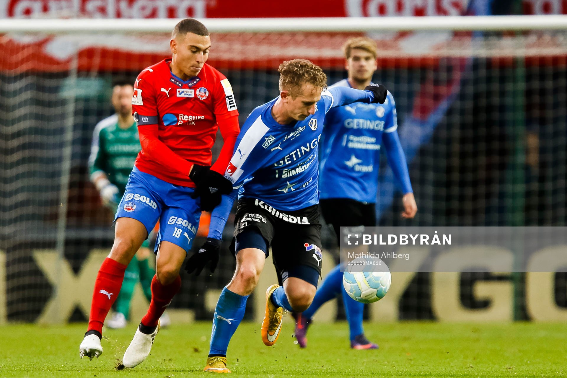 Helsingborgs Jordan Larsson och Halmstads Andreas Bengtsson