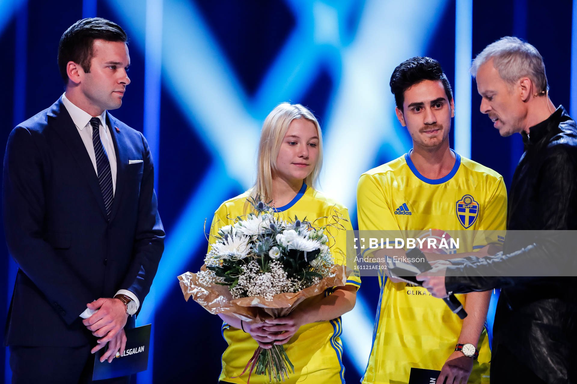 Idrottsminister Gabriel Wikström, Alexandra Nyeröd och Abdullah Husseini från Tillsammans Cup under Fotbollsgalan den 21 november 2016 i Stockholm.
