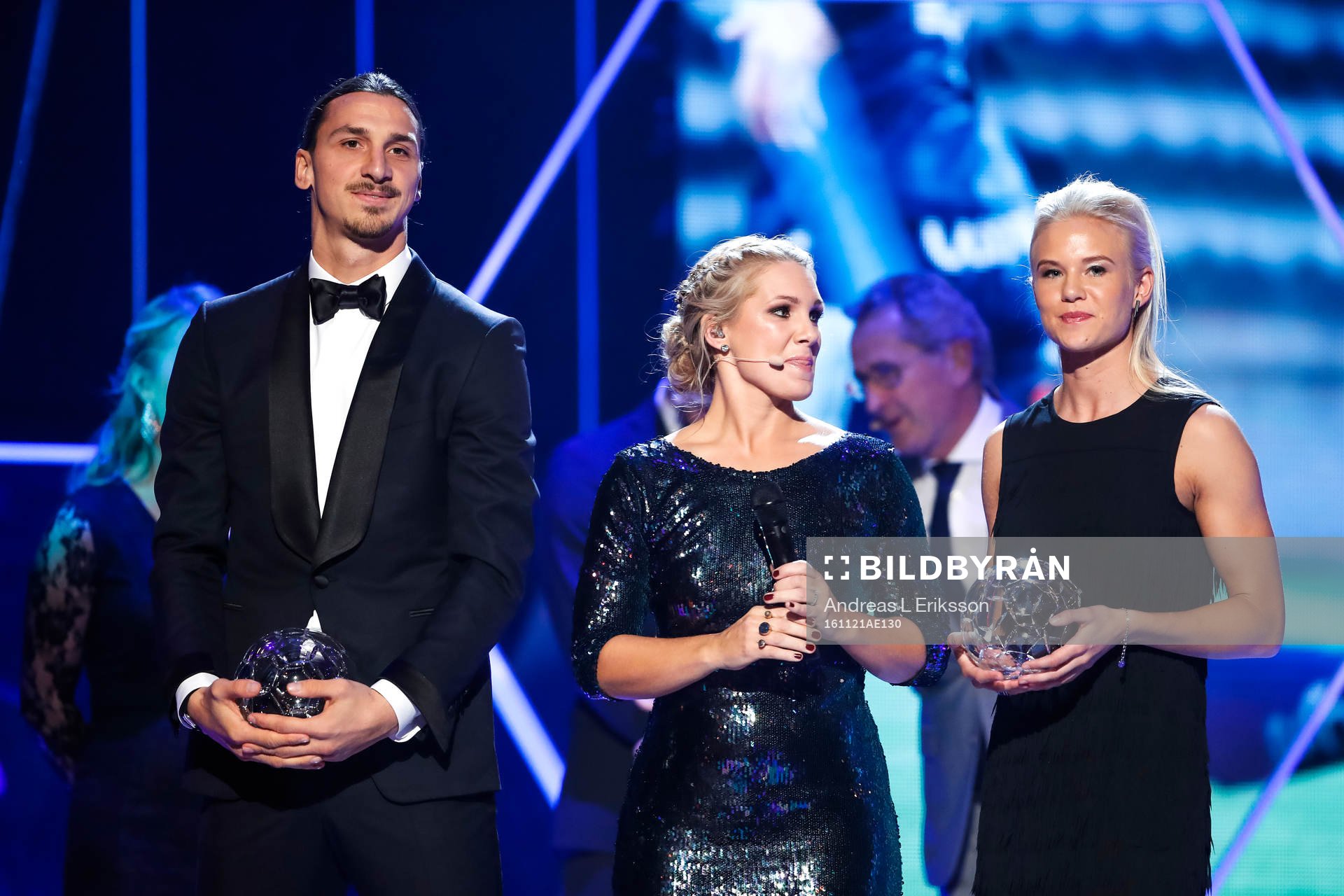 Programledare Anna Brolin med Årets forward Zlatan