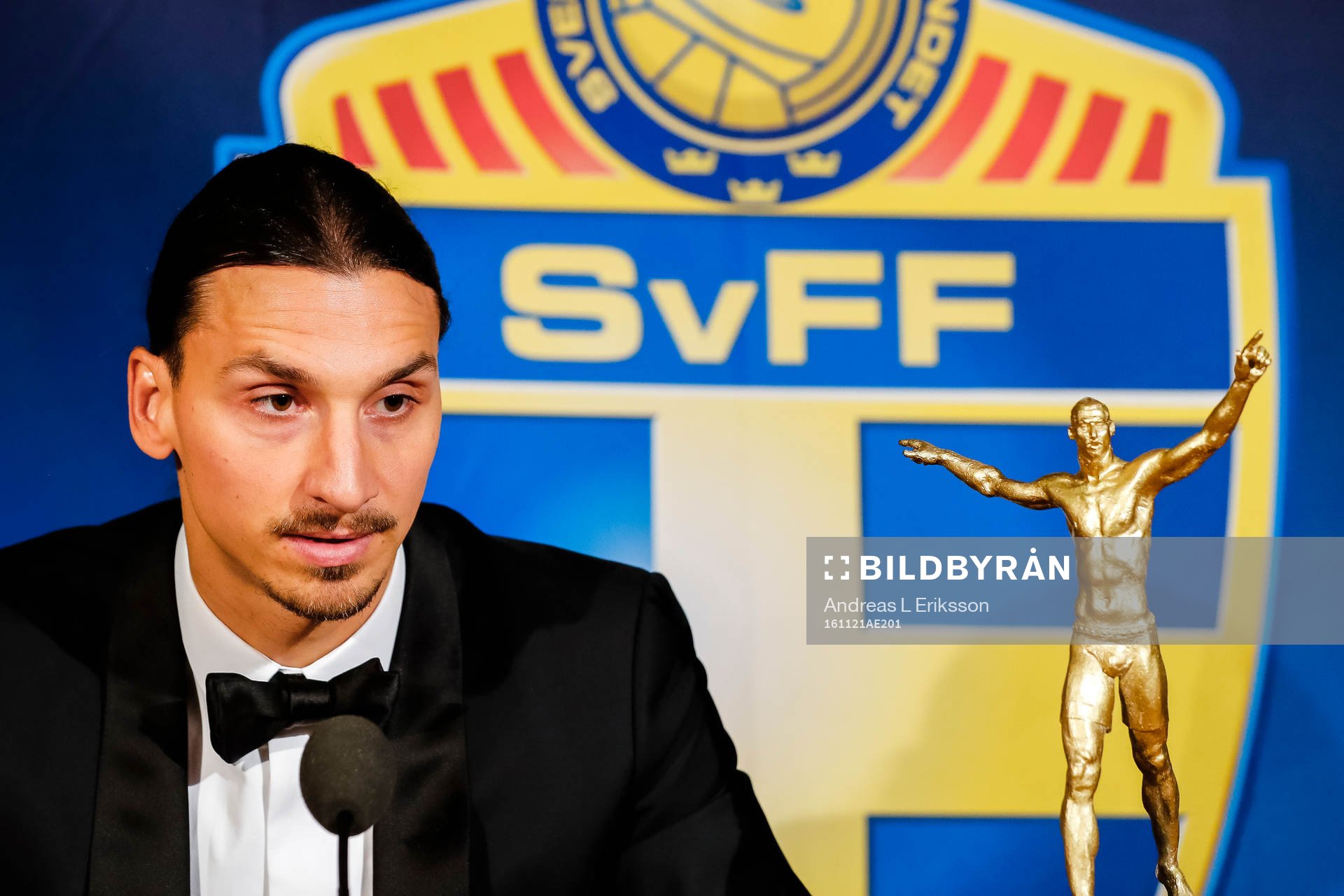 Zlatan Ibrahimovic, vinnare av Guldbollen under en presskonferens efter Fotbollsgalan den 21 november 2016 i Stockholm.