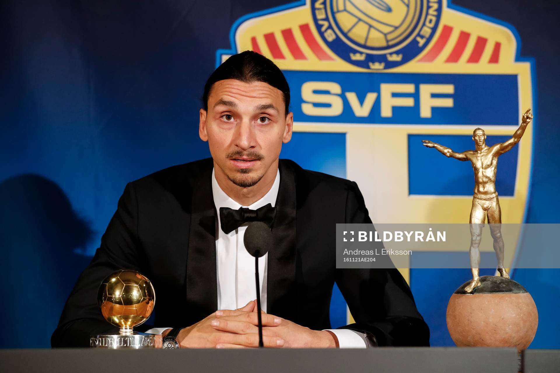 Zlatan Ibrahimovic, vinnare av Guldbollen under en presskonferens efter Fotbollsgalan den 21 november 2016 i Stockholm.