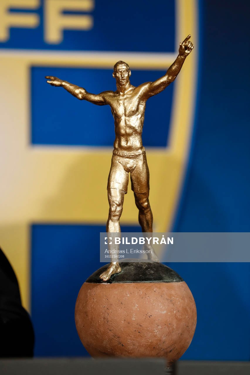 Miniatyr av statyn på Zlatan Ibrahimovic av konstnären