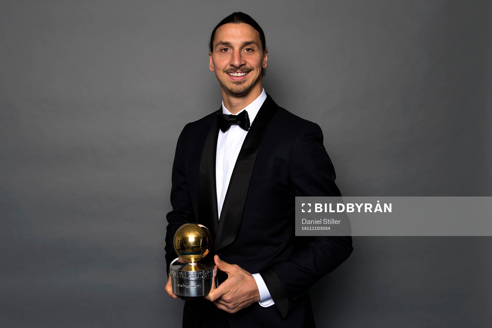 Zlatan Ibrahimovic med sin 11e guldboll