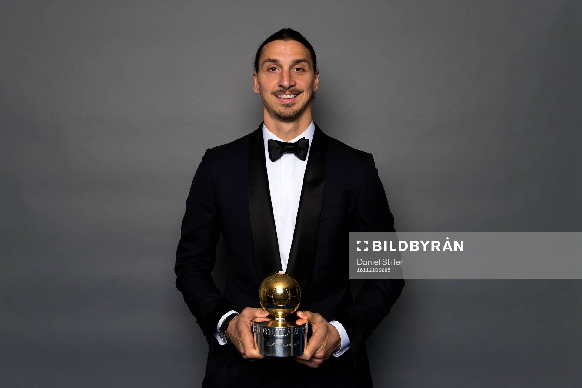 Zlatan Ibrahimovic med sin 11e guldboll