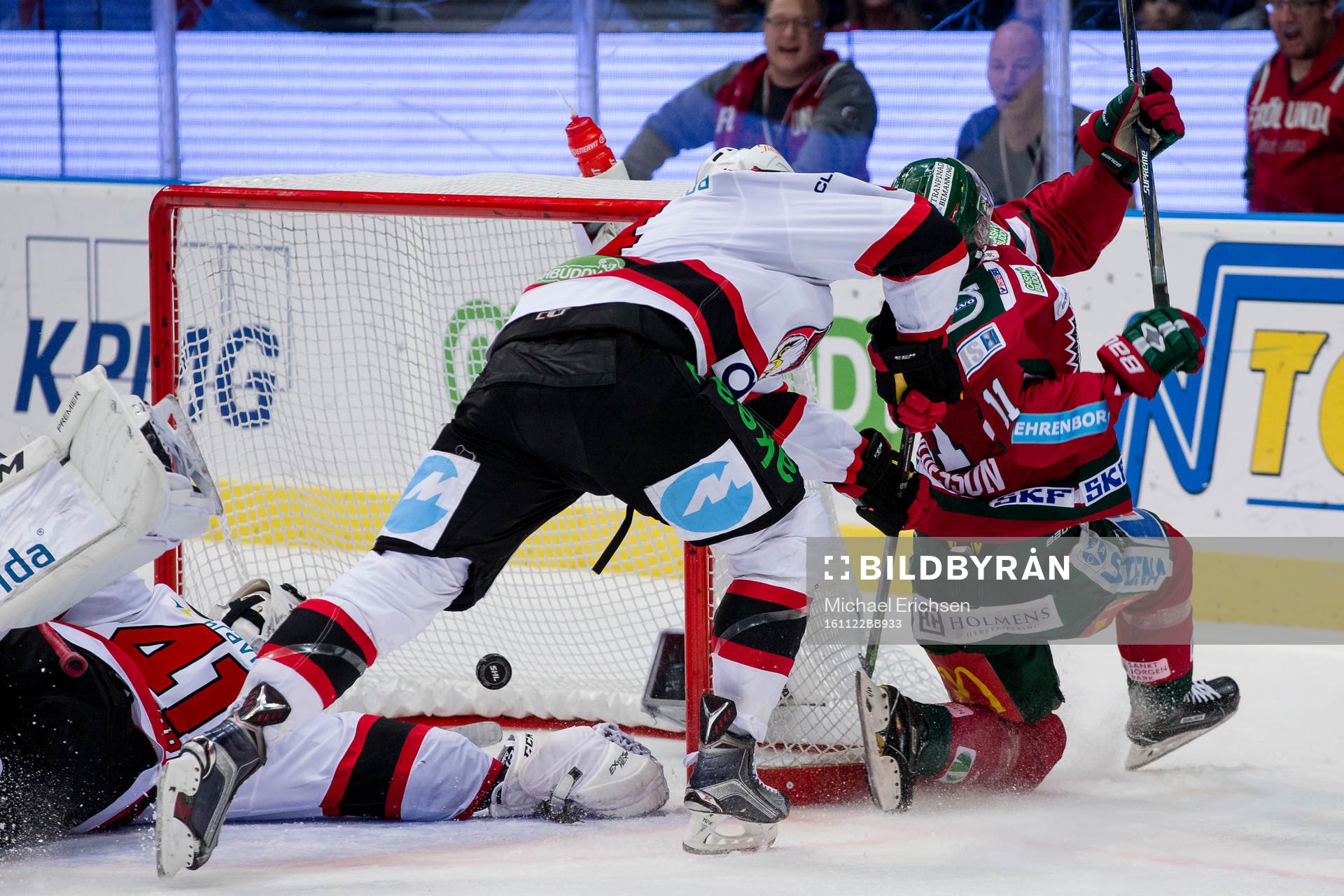Frölundas Victor Olofsson gör 1-0 bakom Malmö Redhawks