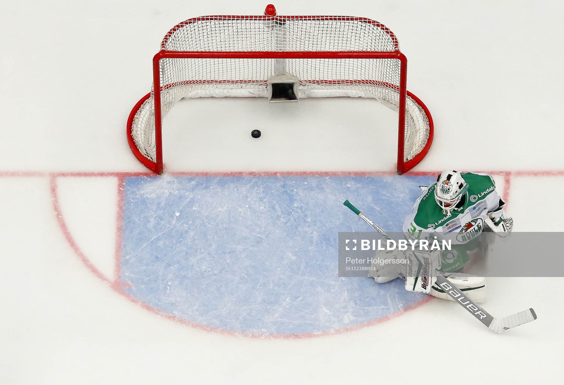 Mål 4-2 av Linköpings Sebastian Karlsson förbi Rögles