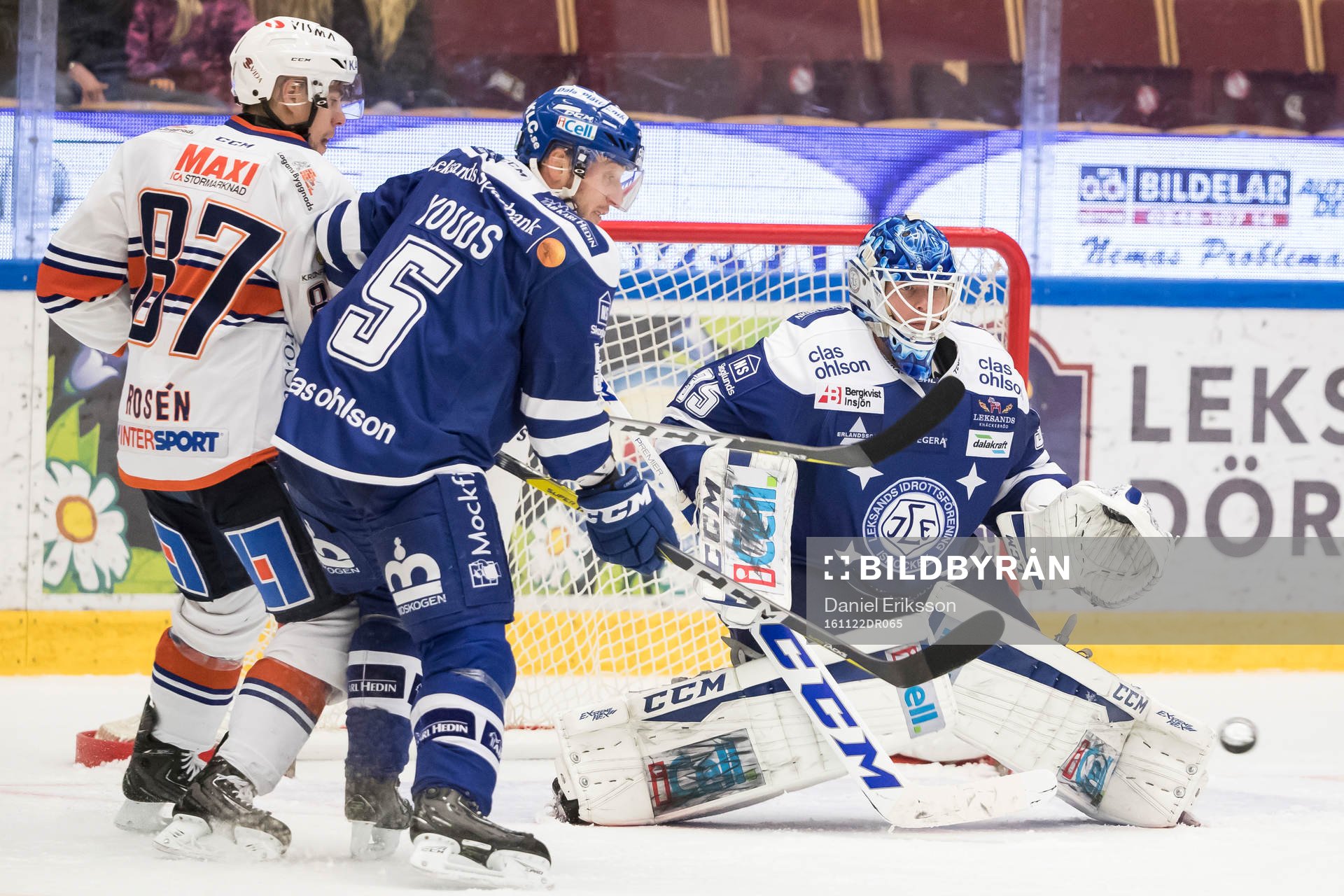 Leksands Ben Youds och Växjös Robert Rosén framför