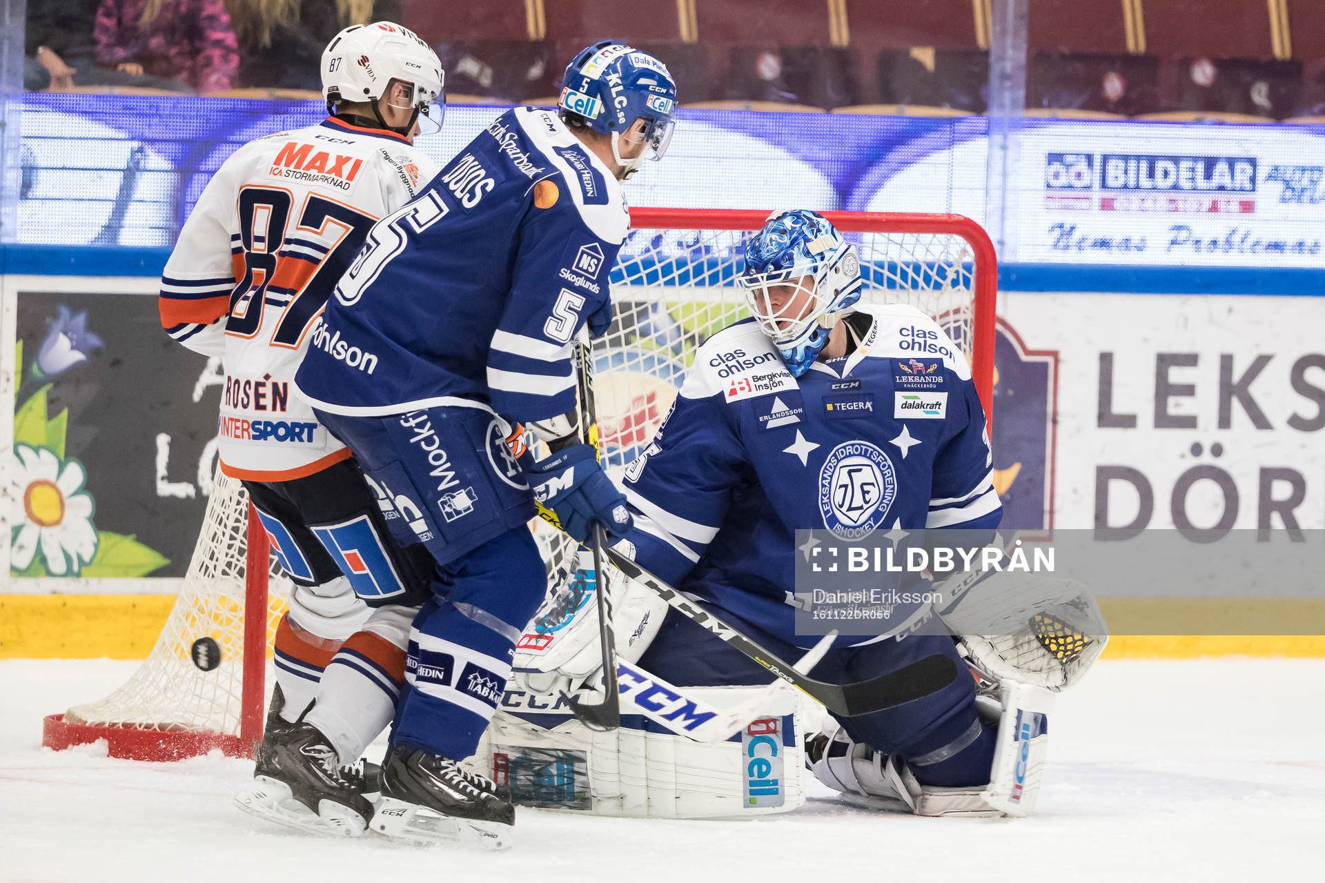 Leksands Ben Youds och Växjös Robert Rosén framför