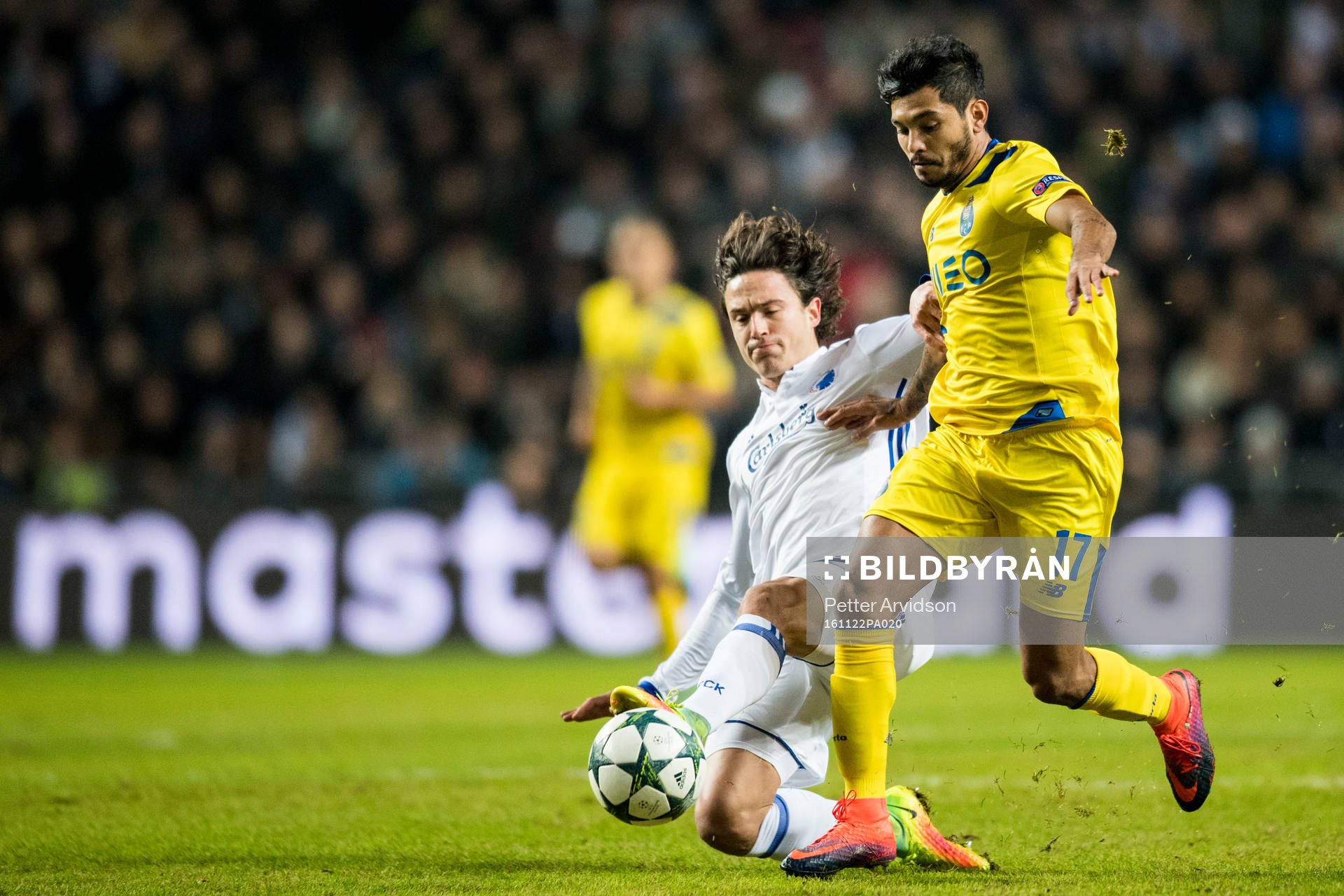 FC Köpenhamns Thomas Delaney och Portos Jesus Corona