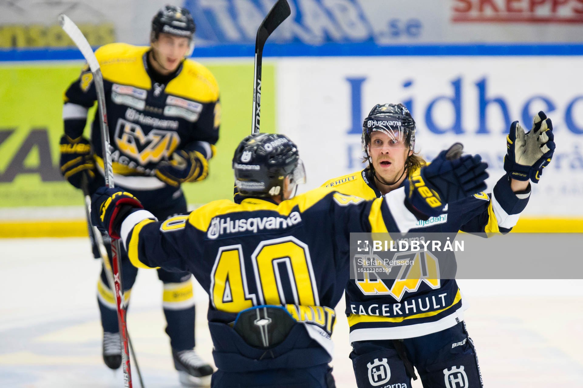 s Pär Arlbrandt och Mattias Tedenby jublar