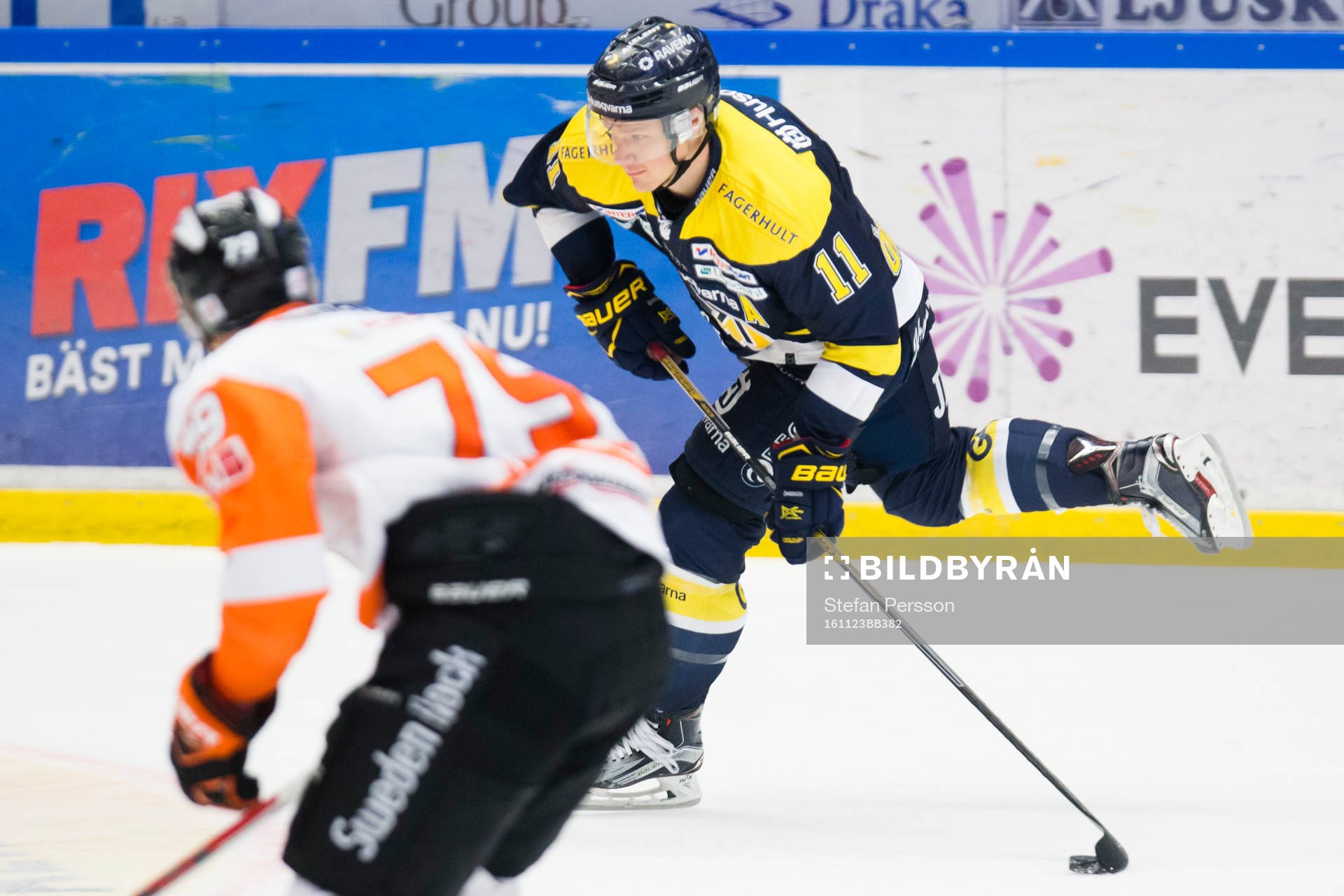 s Simon Önerud skjuter