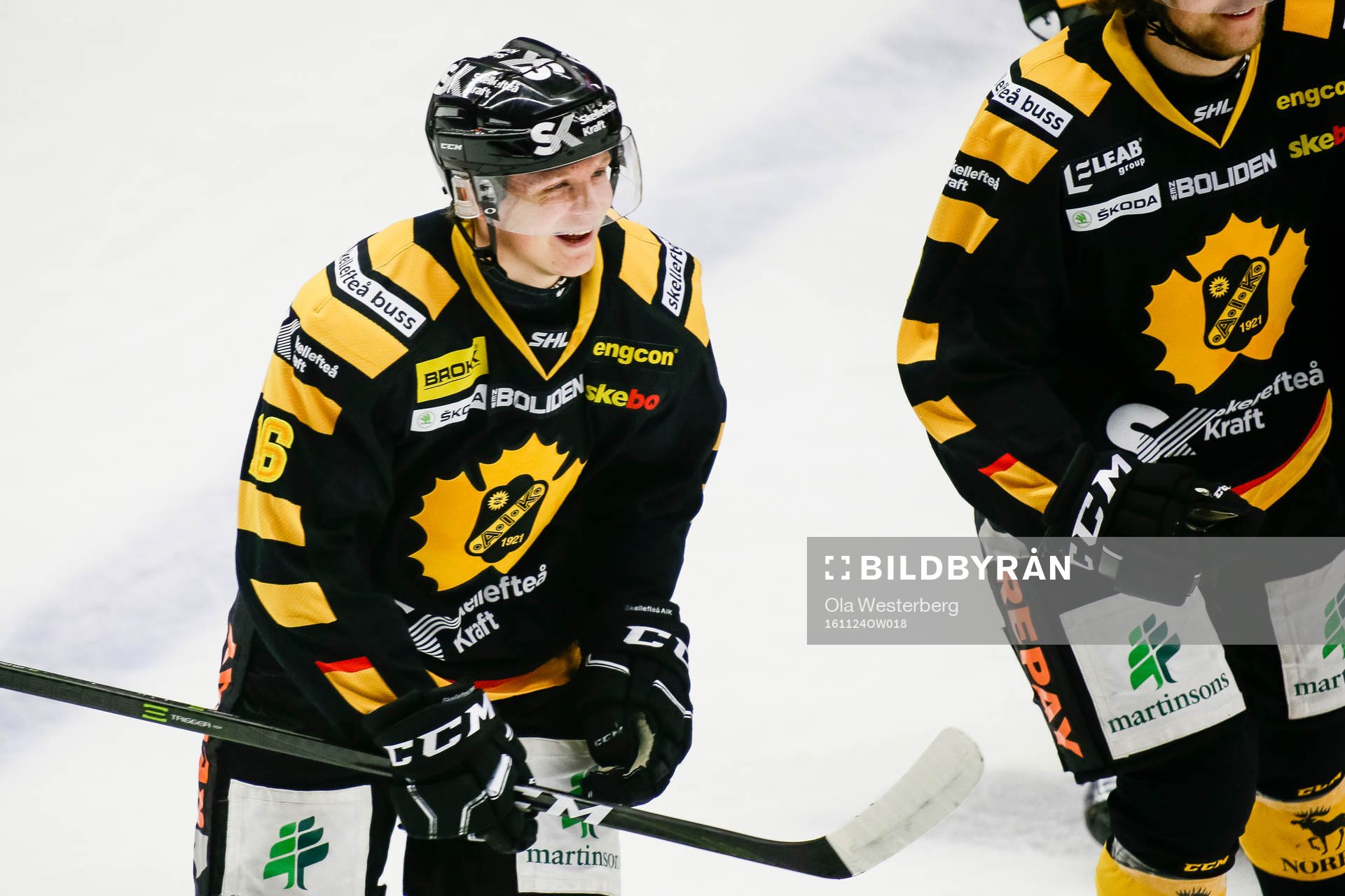 Skellefteås Linus Lindström jublar
