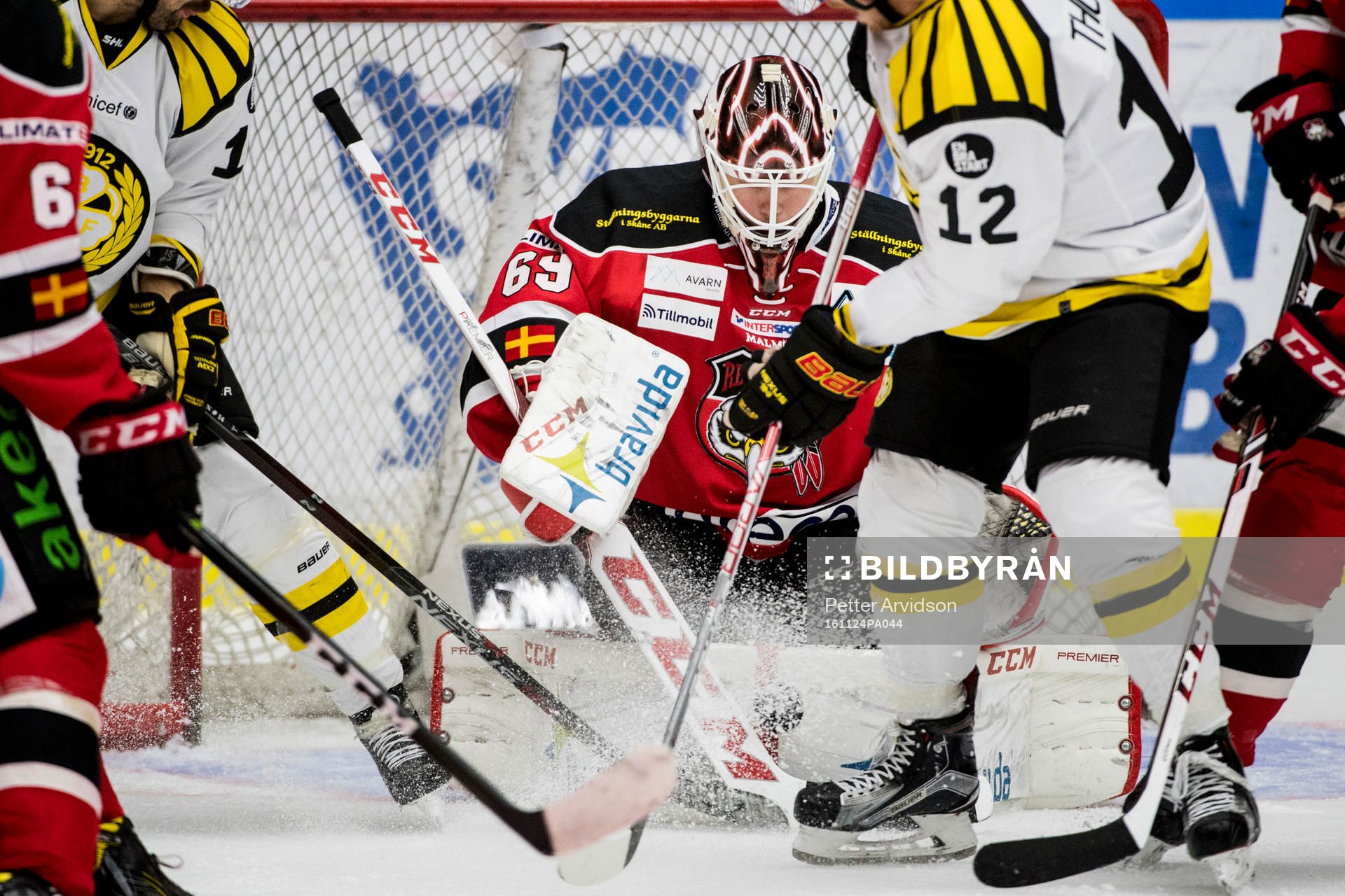 Oroligt framför Malmö Redhawks målvakt Oscar Alsenfelt