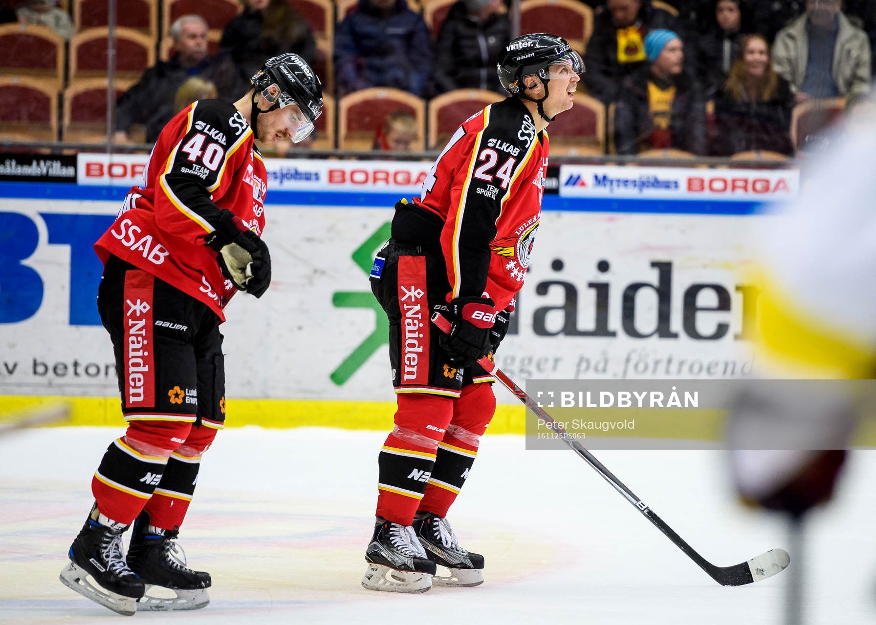 Luleås Kael Mouillierat (v) och Johan Harju (h) deppar