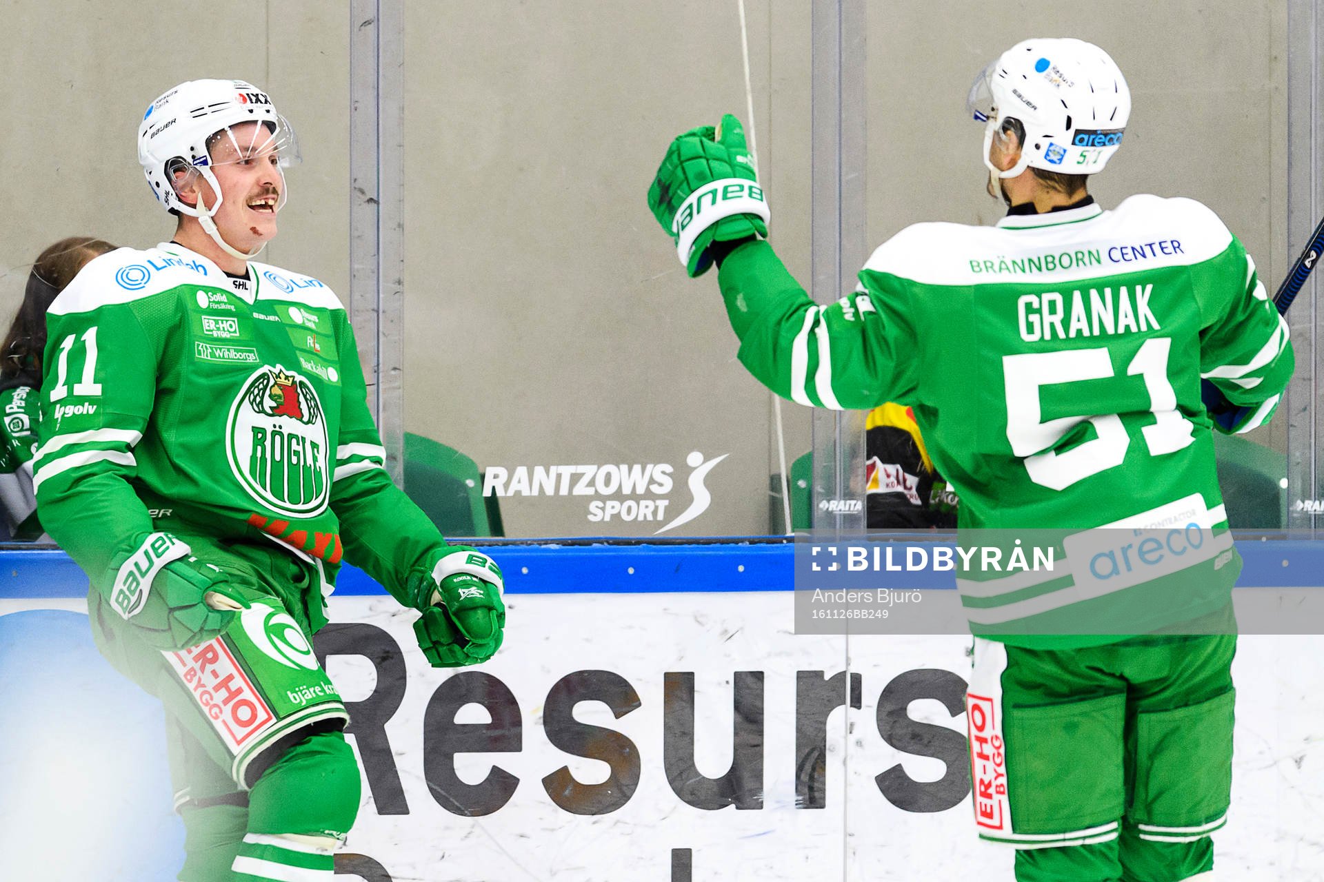 Rögles Bryan Lerg och Dominik Granak jublar