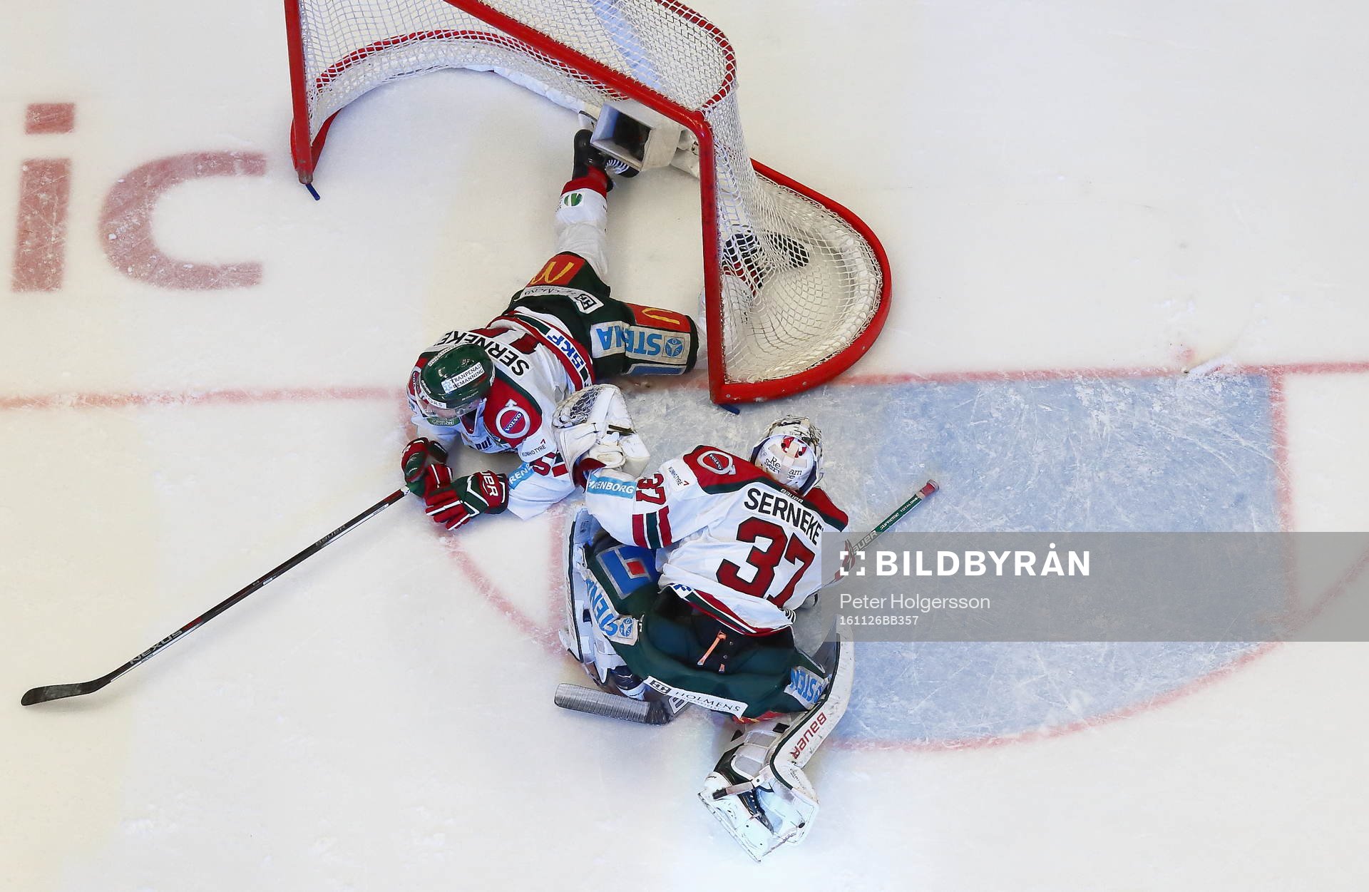 Frölundas målvakt Johan Gustafsson deppar