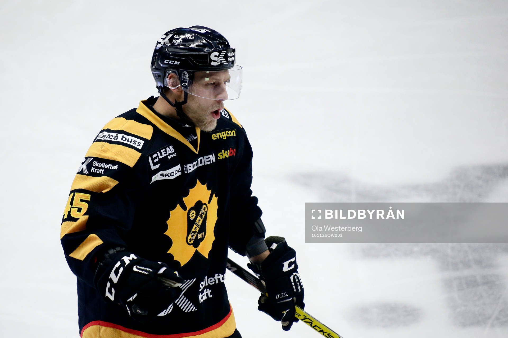 Skellefteås Oscar Möller jublar