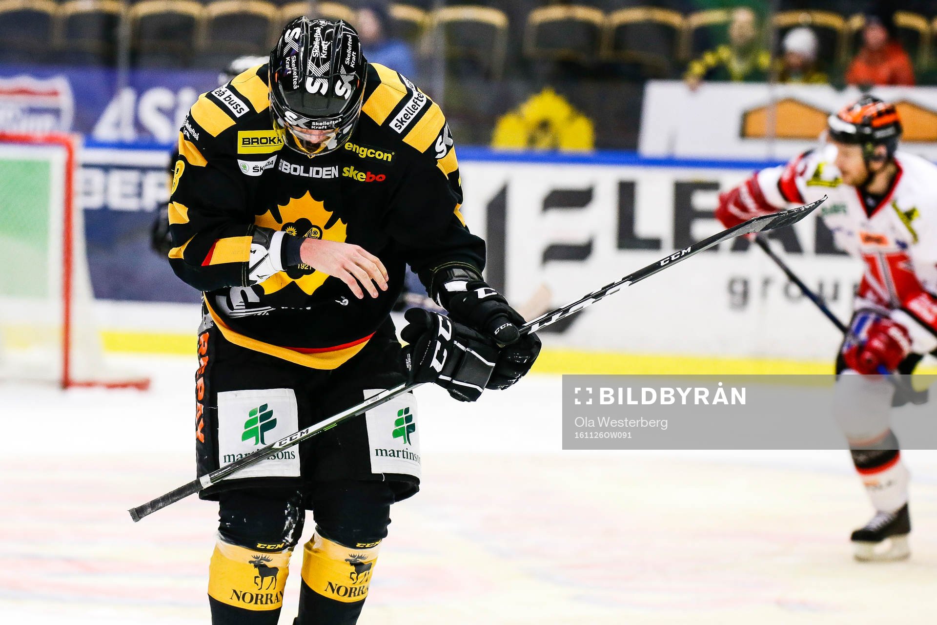 Skellefteås Pontus Petterström skadade handen