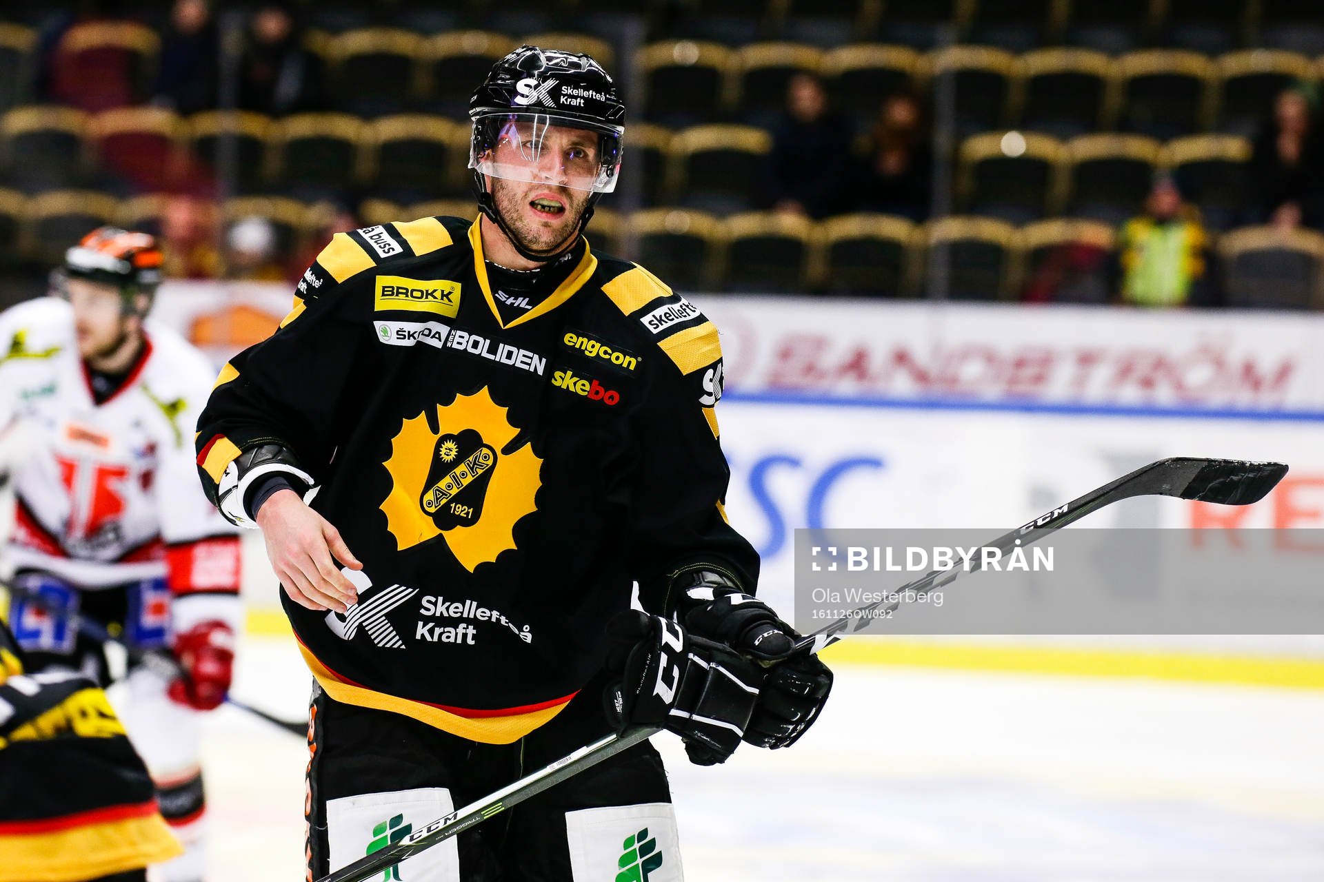Skellefteås Pontus Petterström skadade handen