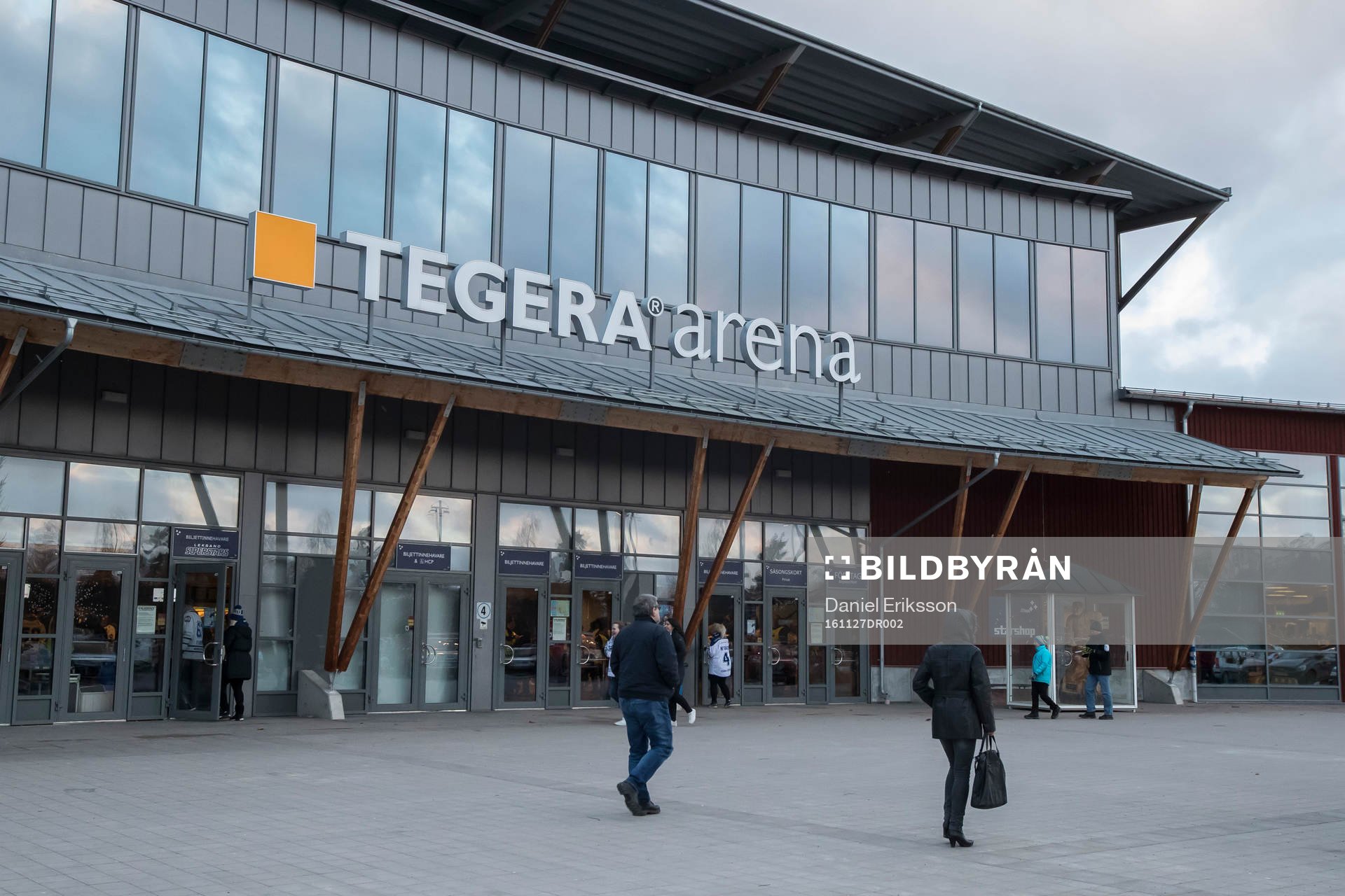 Tegera Arena exteriör innan ishockeymatchen i SHL mellan