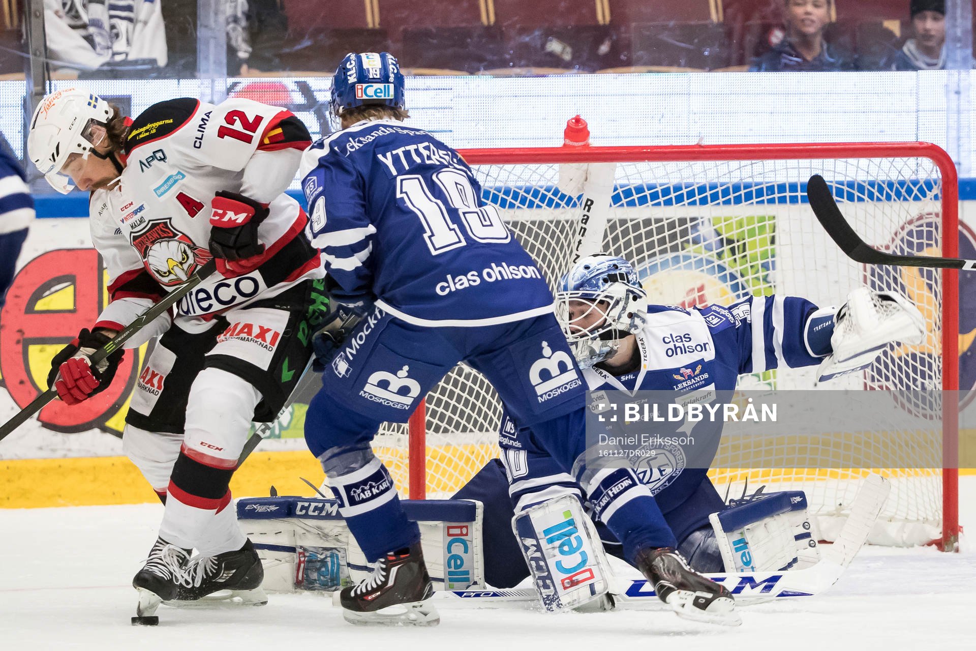 chans för Malmö Redhawks Andreas Thuresson framför