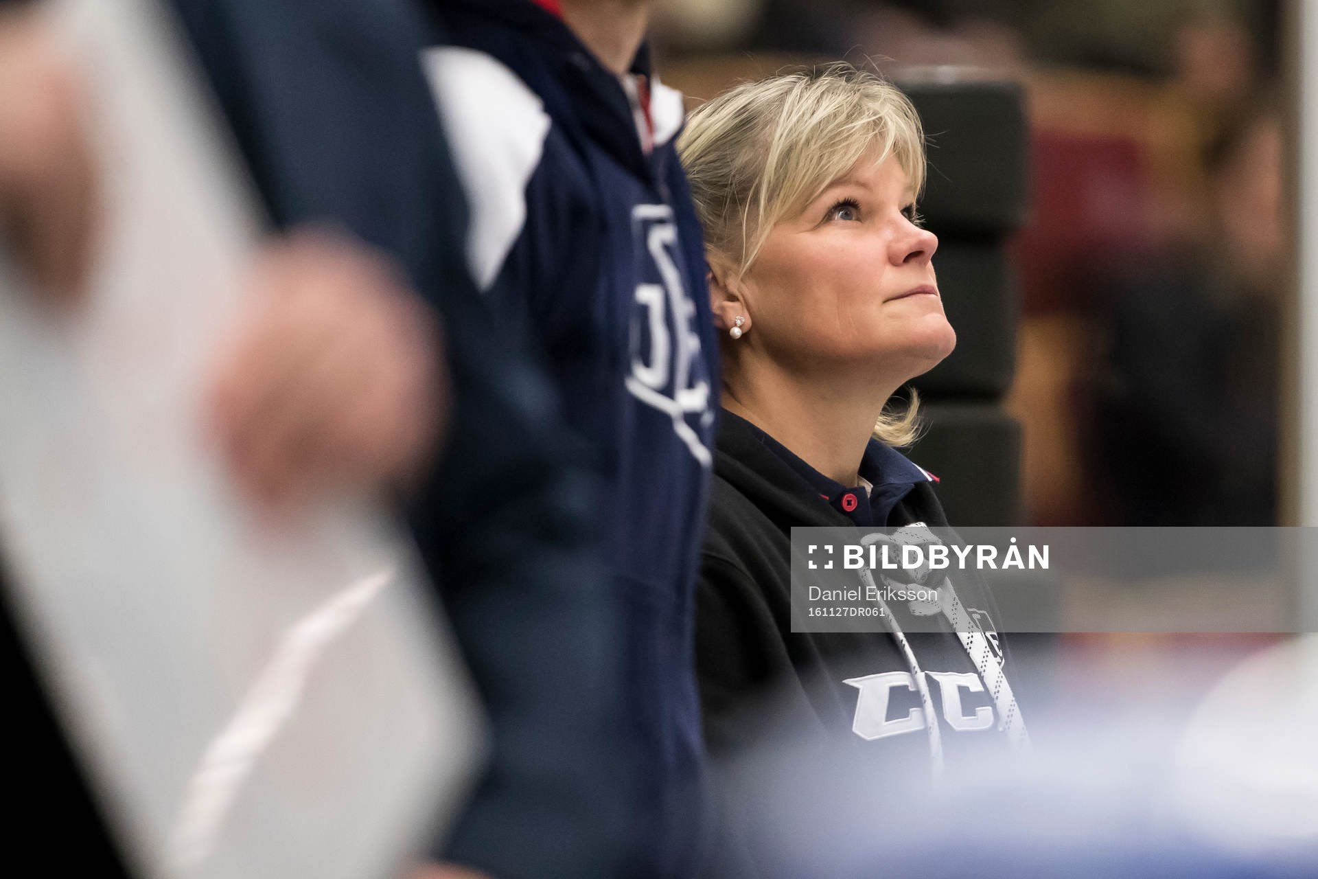 Leksands läkare Annelie Birkeholm  i ishockeymatchen i SHL