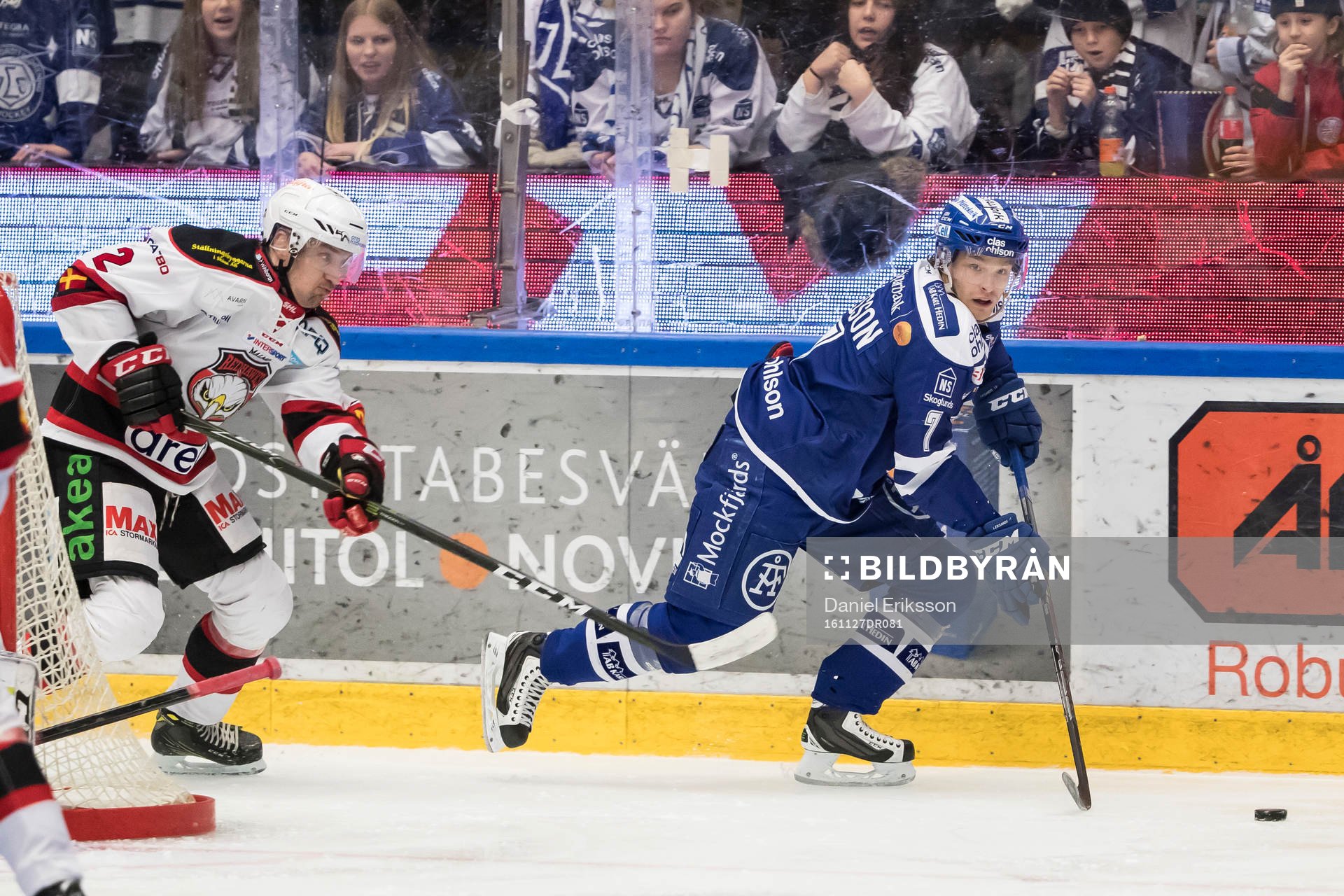 Leksands Johan Olofsson jagas av Malmö Redhawks Erik