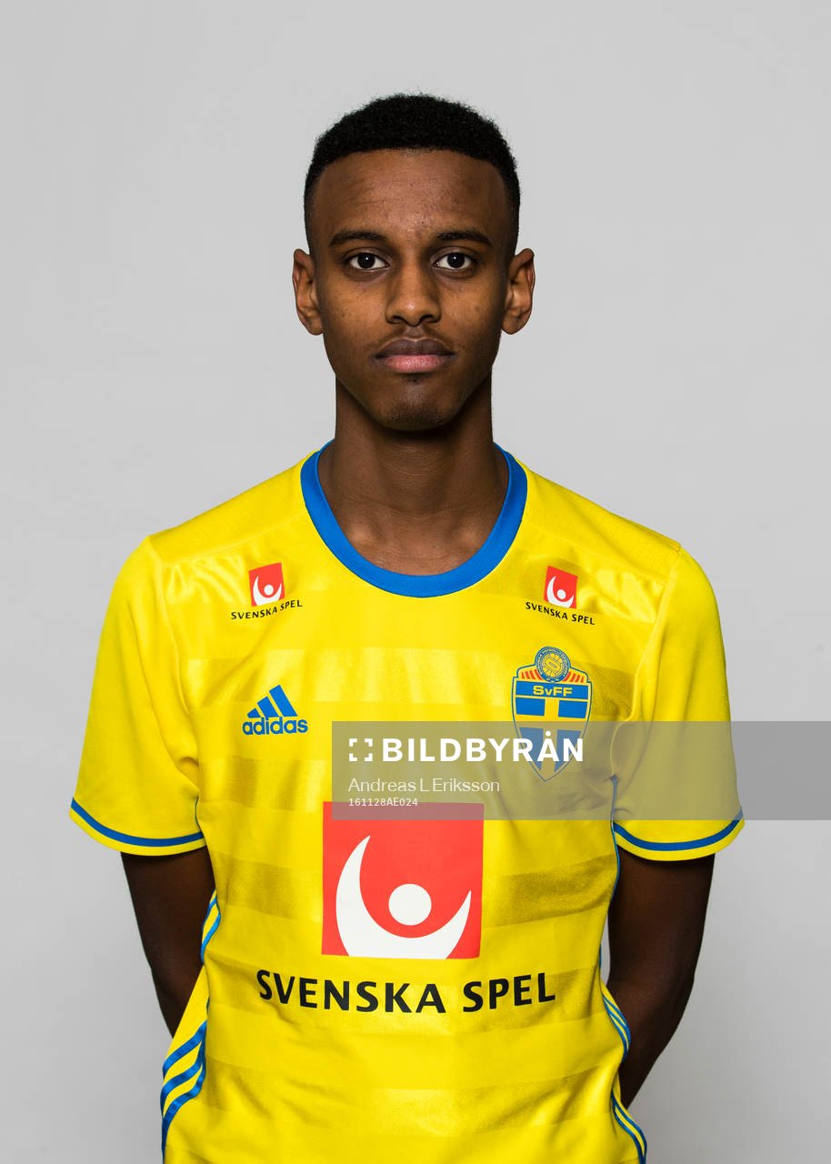 Abiel Sequar i P17/99-landslaget poserar för ett porträtt den 28 november 2016 i Stockholm. 