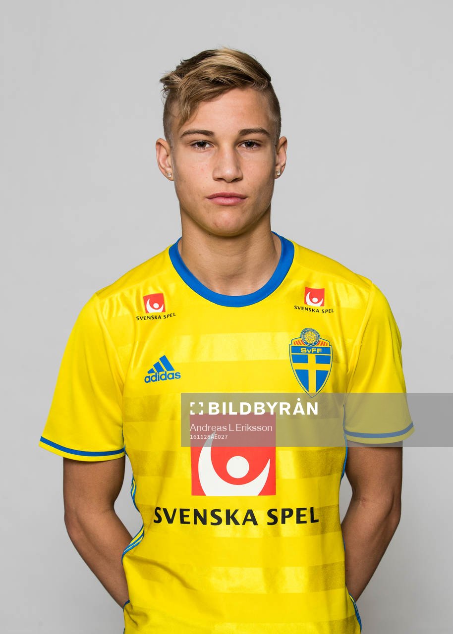 Pontus Almqvist i P17/99-landslaget