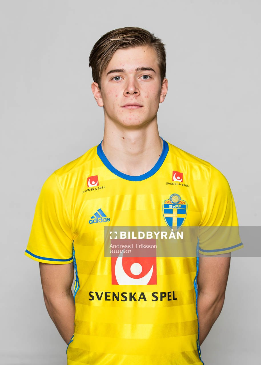 Alexander Ahl Holmström i P17/99-landslaget