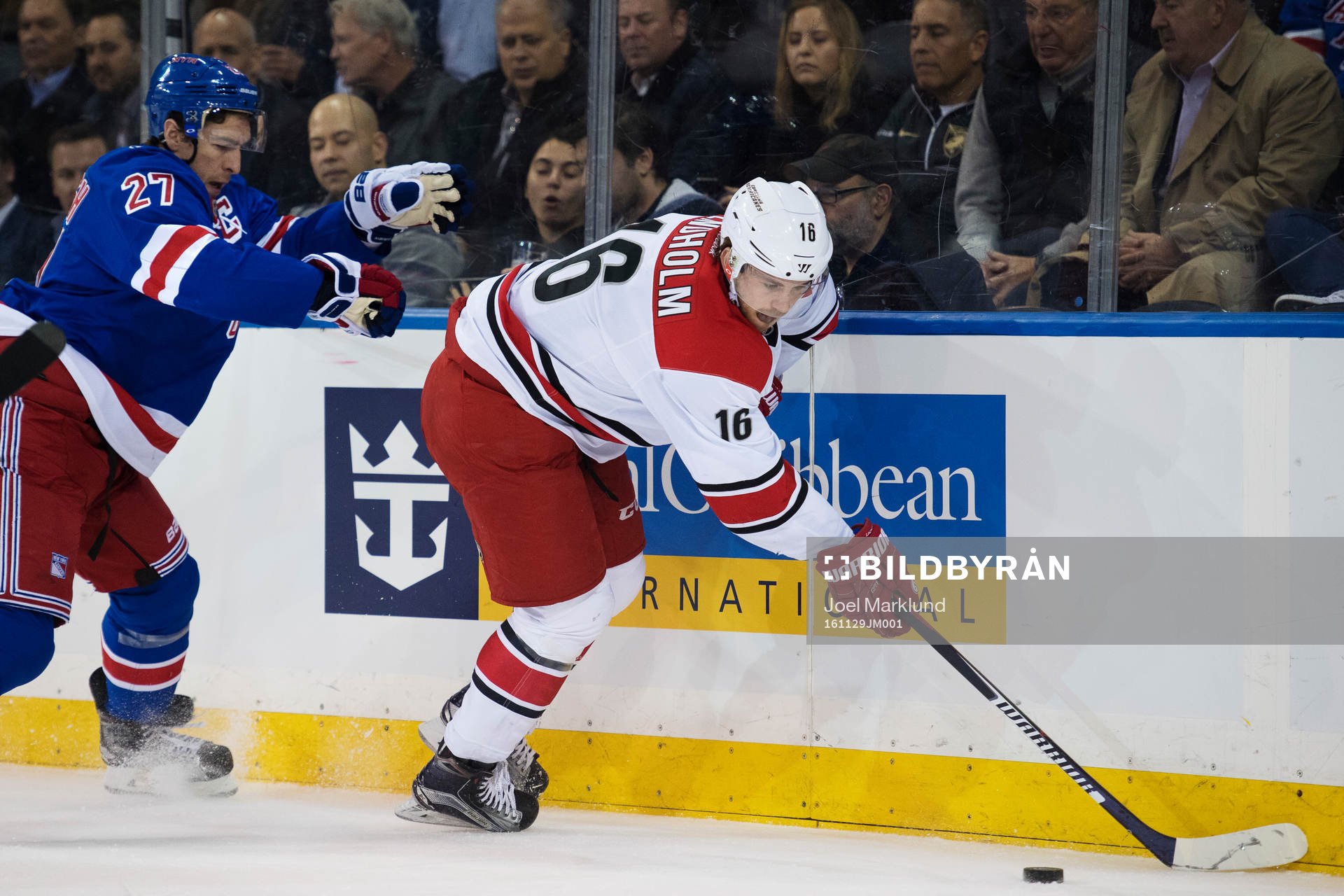 New Yorks Ryan McDonagh och Carolinas Elias Lindholm