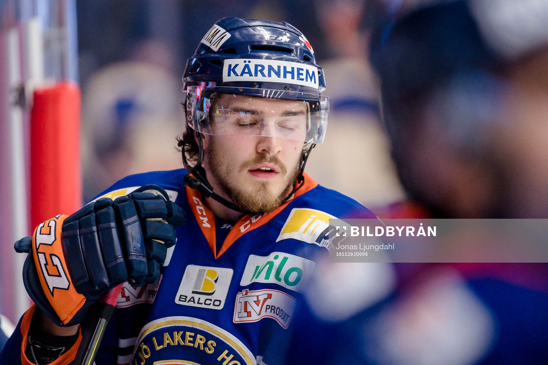 Växjös Dennis Everberg blundar