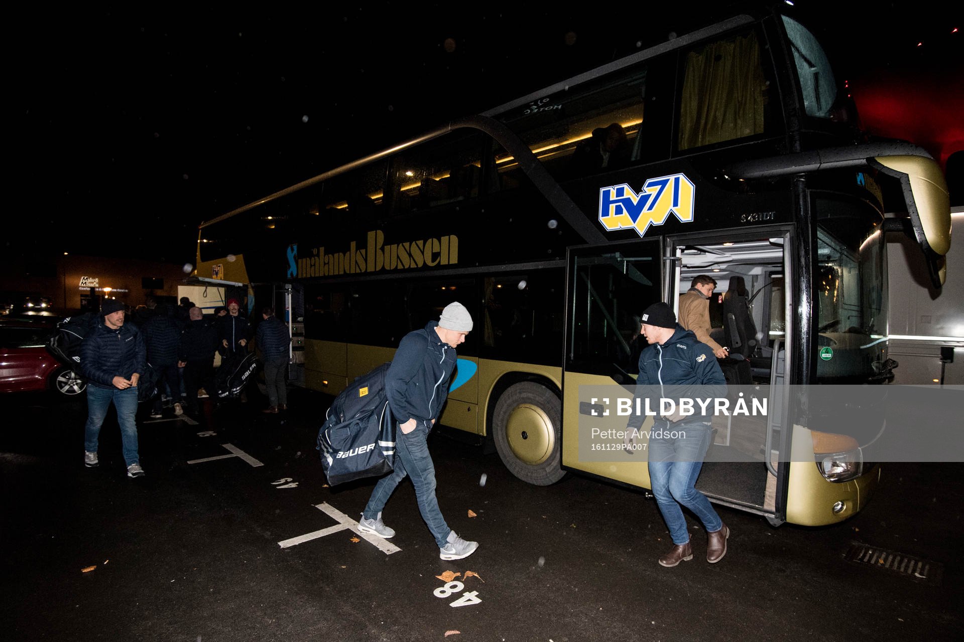 s spelare anländer
