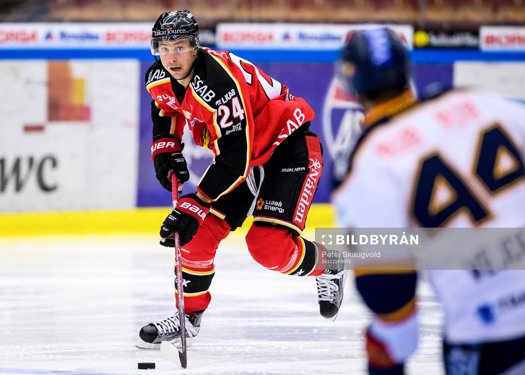 Luleås Johan Harju med pucken