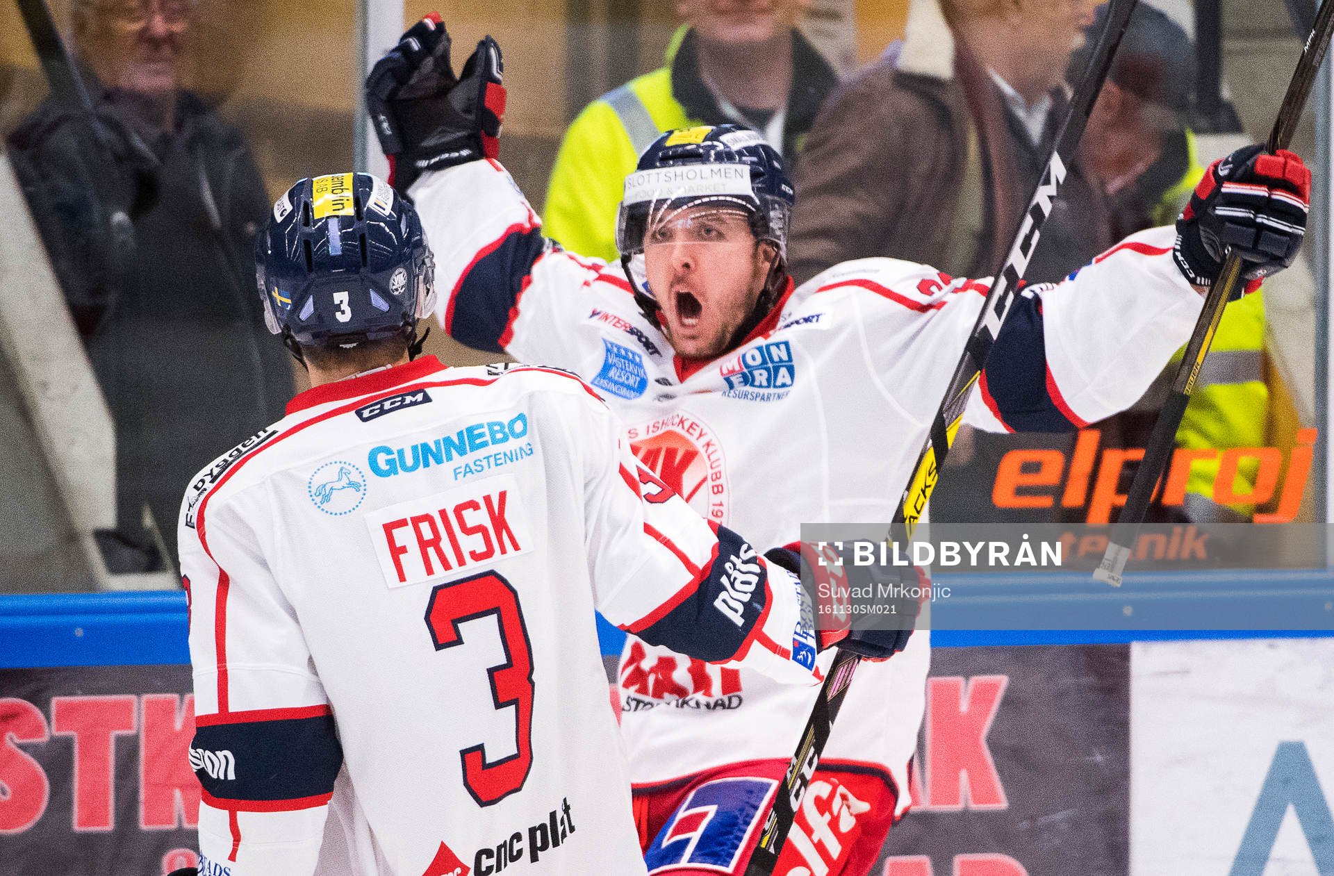 Västerviks Mitchell Wahl jublar