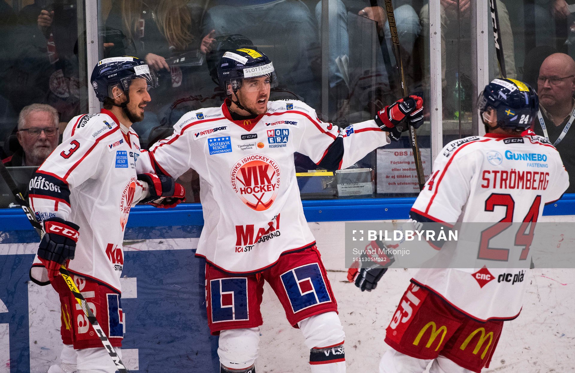 Västerviks Mitchell Wahl jublar