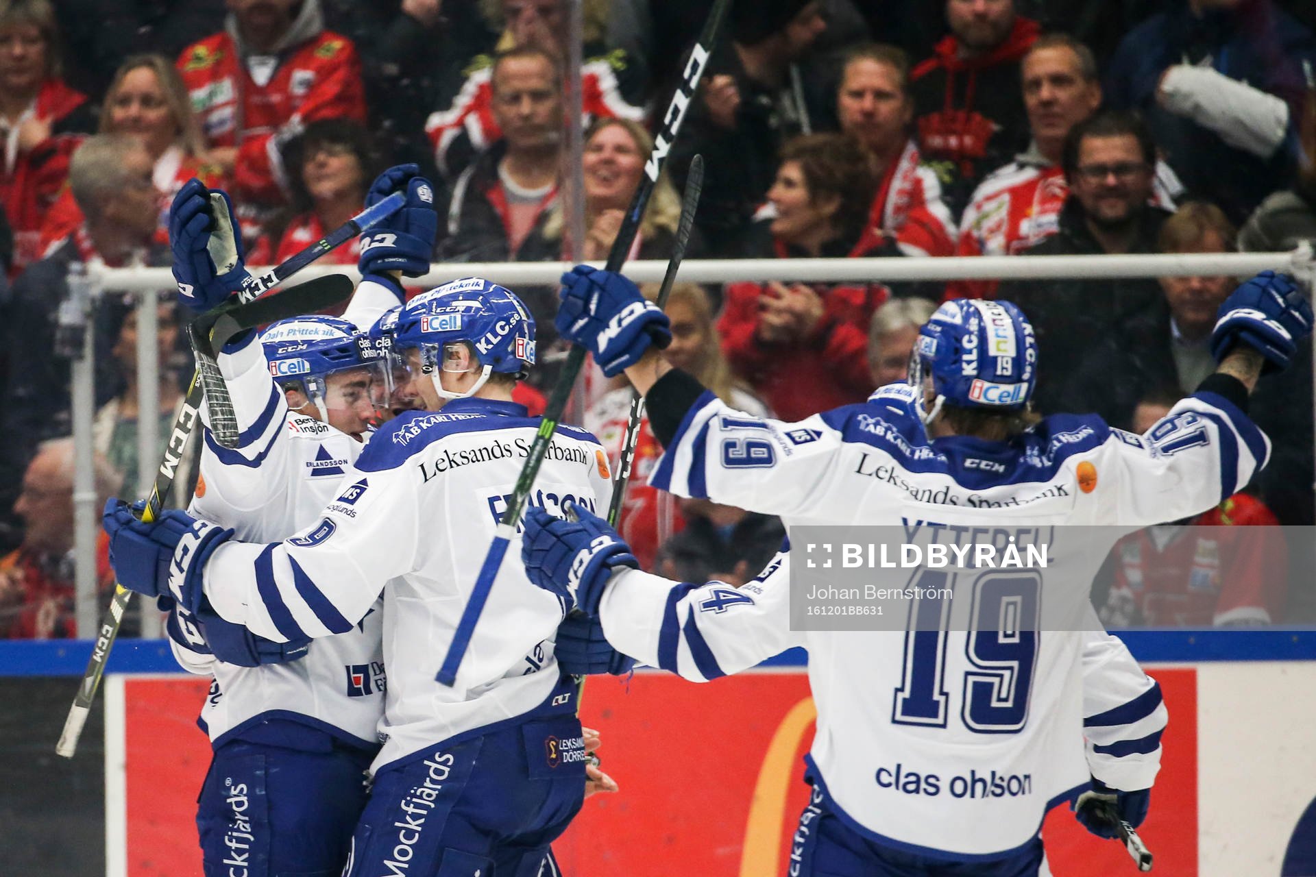 Leksands Tobias Forsberg (tv) jublar