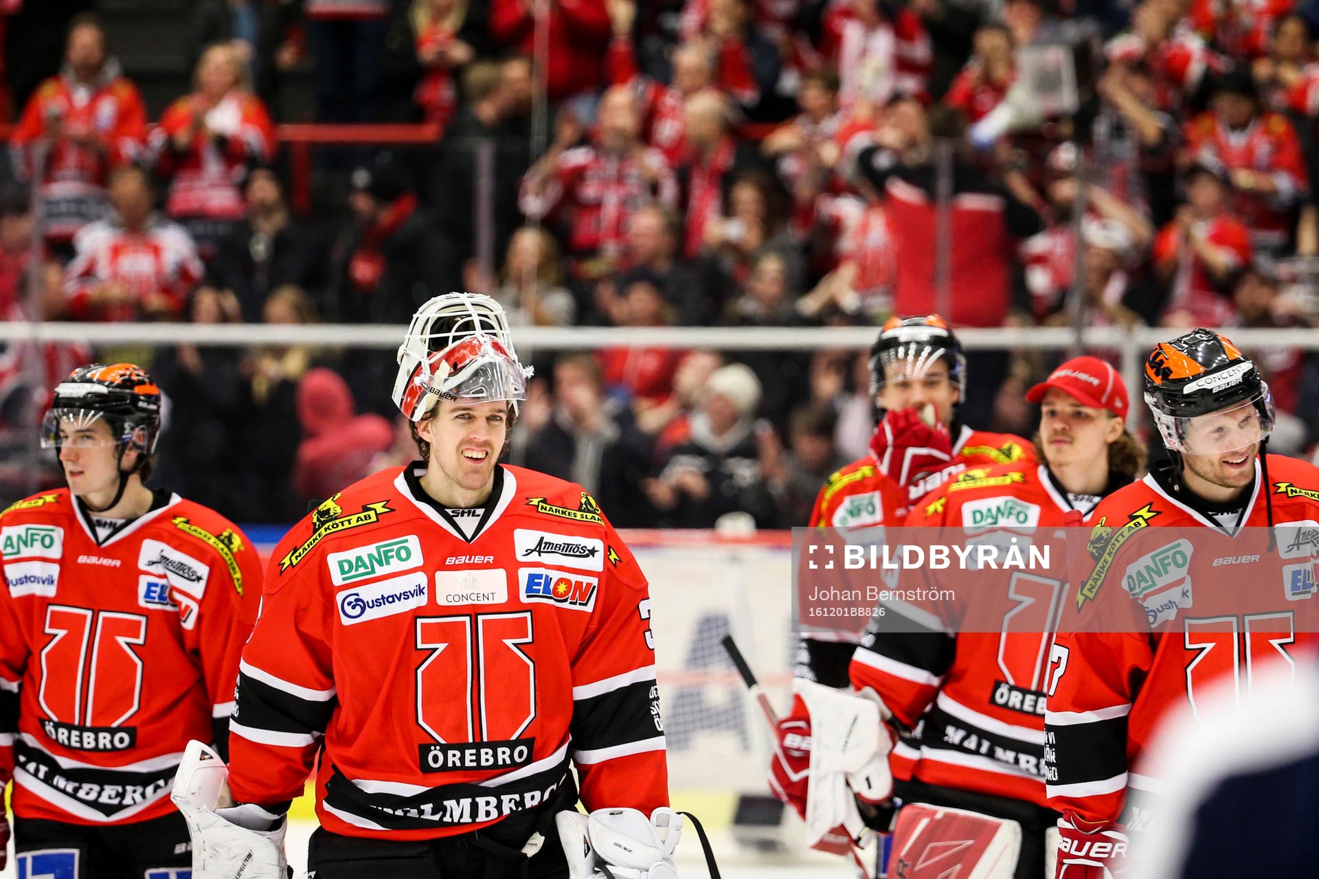 Örebros målvakt Axel Brage är glad